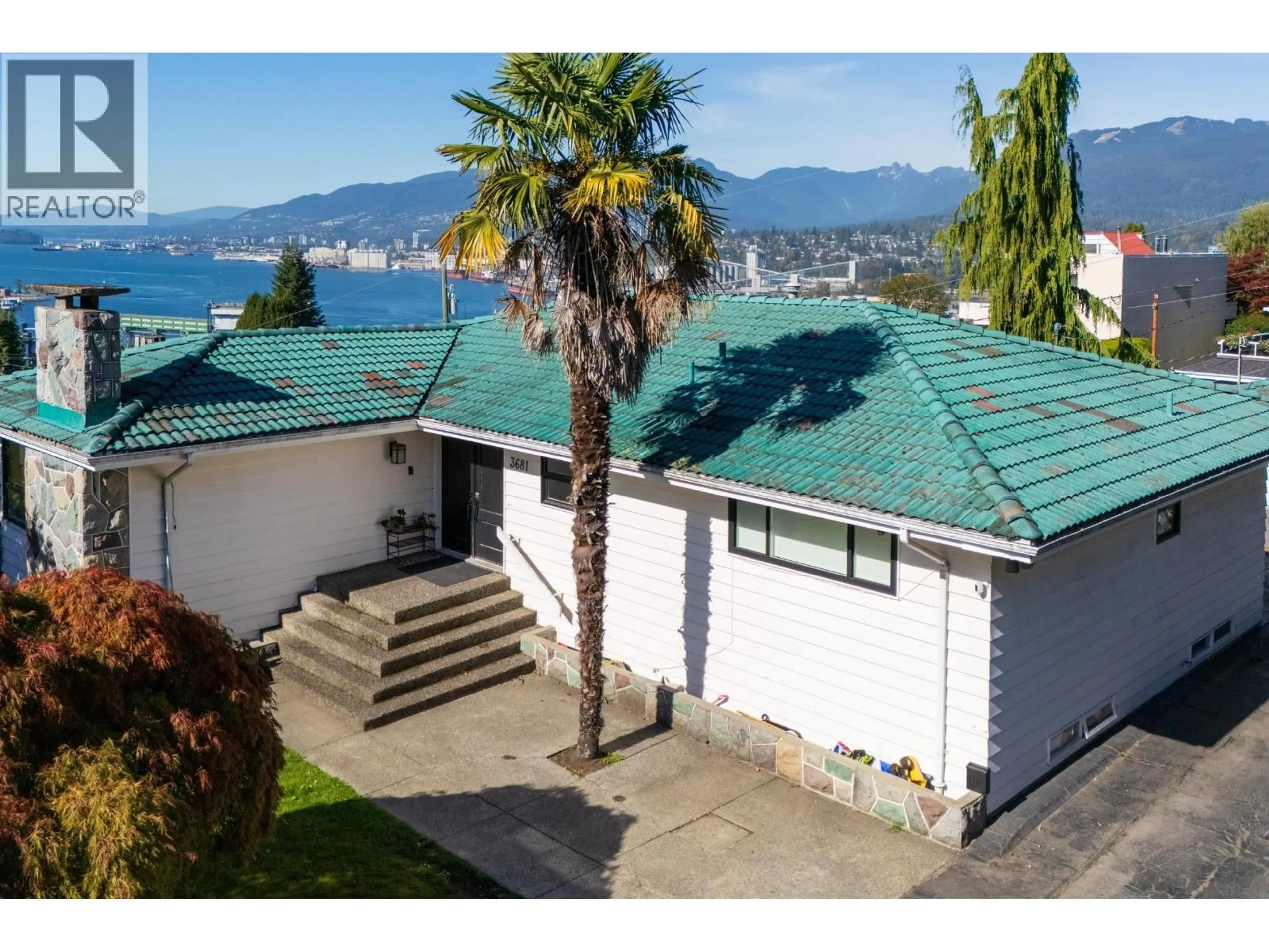 A pic from outside/outdoor area/front of a property/back of a property/a pic from drone, water/lake/river/ocean view for 3681 MCGILL STREET, Vancouver British Columbia V5K1J3