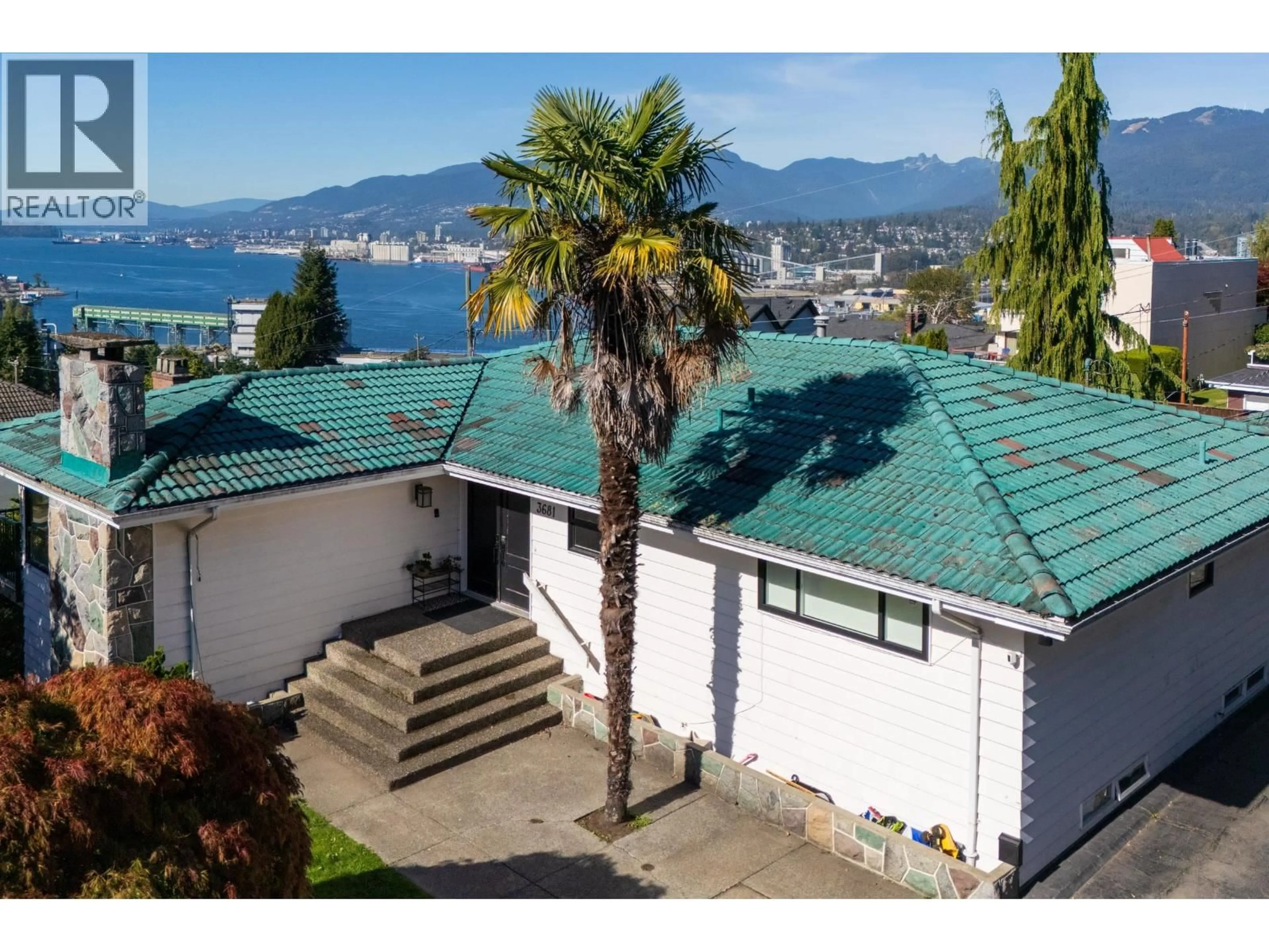 A pic from outside/outdoor area/front of a property/back of a property/a pic from drone, water/lake/river/ocean view for 3681 MCGILL STREET, Vancouver British Columbia V5K1J3