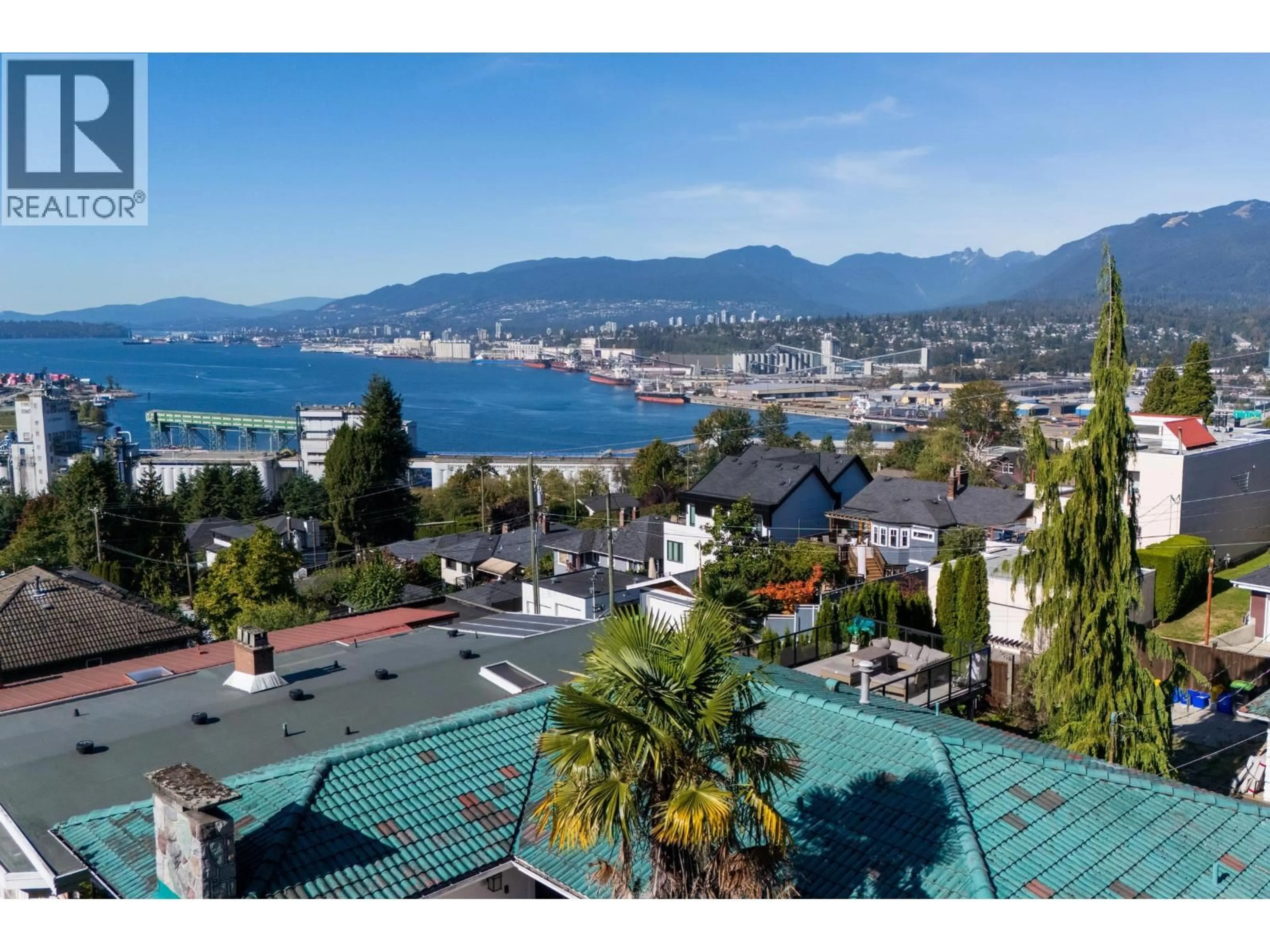 A pic from outside/outdoor area/front of a property/back of a property/a pic from drone, mountain view for 3681 MCGILL STREET, Vancouver British Columbia V5K1J3