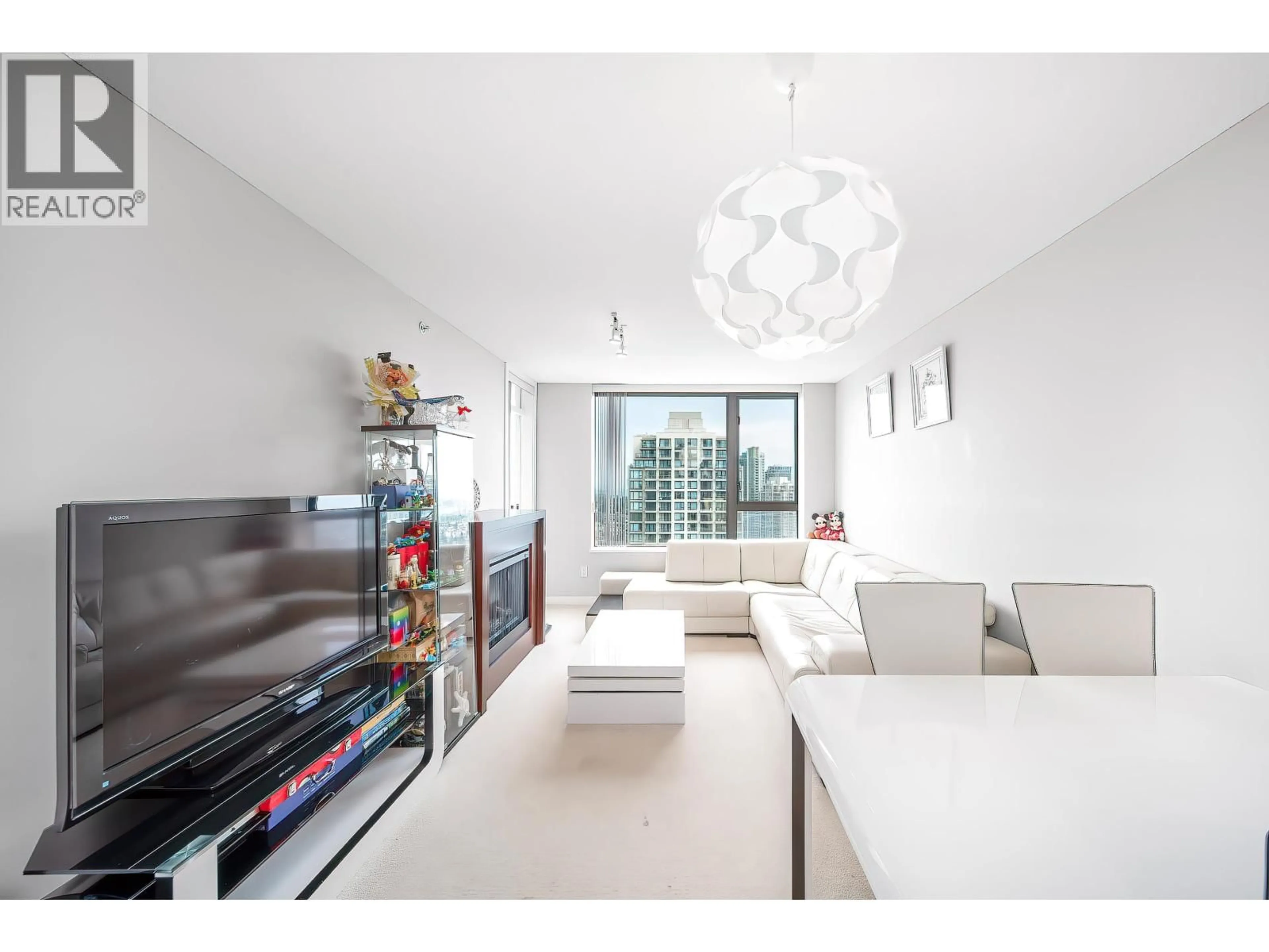 Living room with furniture, unknown for 2701 - 7088 SALISBURY AVENUE, Burnaby British Columbia V5E0A4