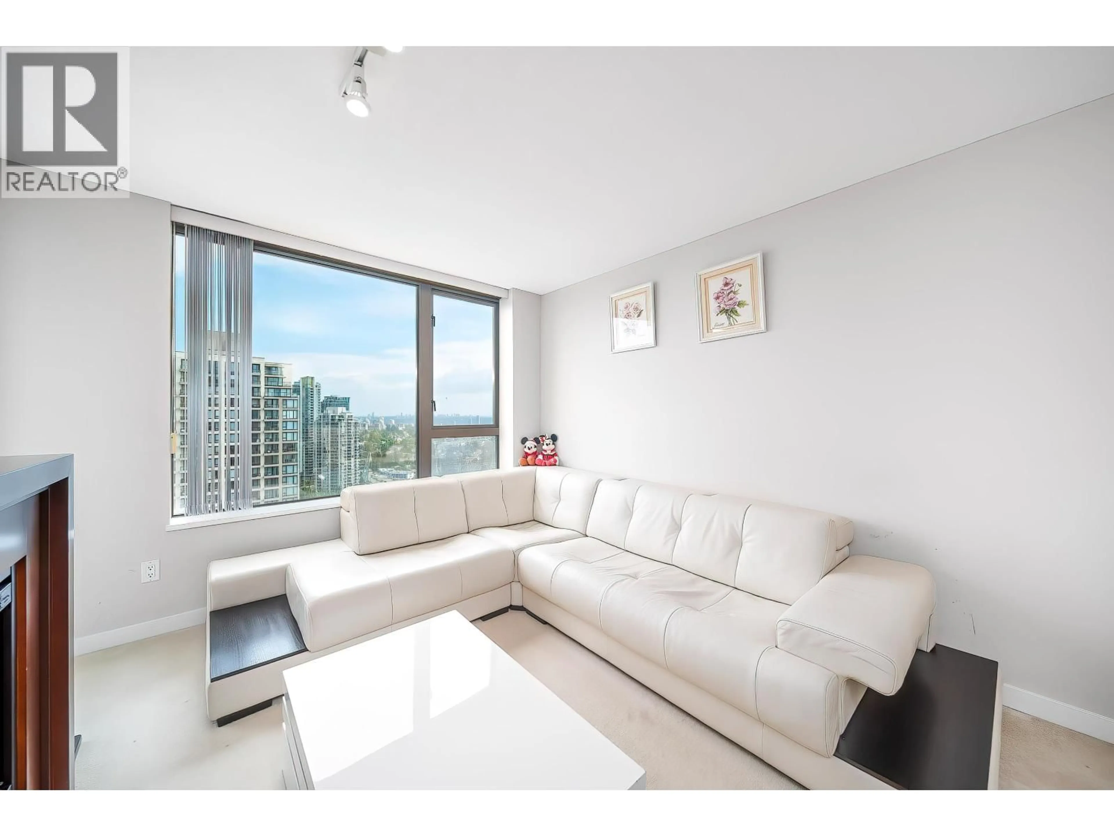 Living room with furniture, unknown for 2701 - 7088 SALISBURY AVENUE, Burnaby British Columbia V5E0A4