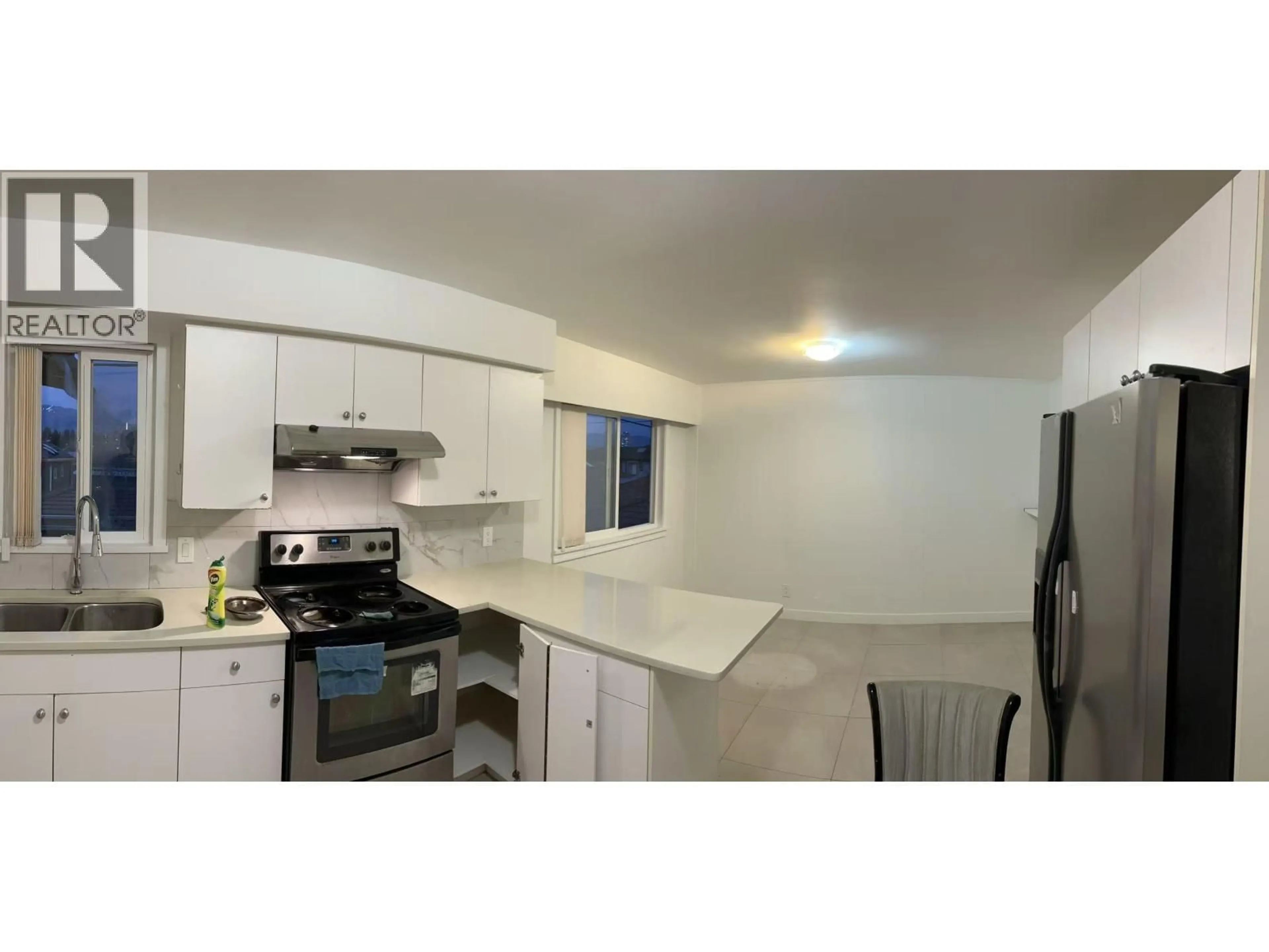 Standard kitchen, unknown for 3161 15TH AVENUE, Vancouver British Columbia V5M2L1
