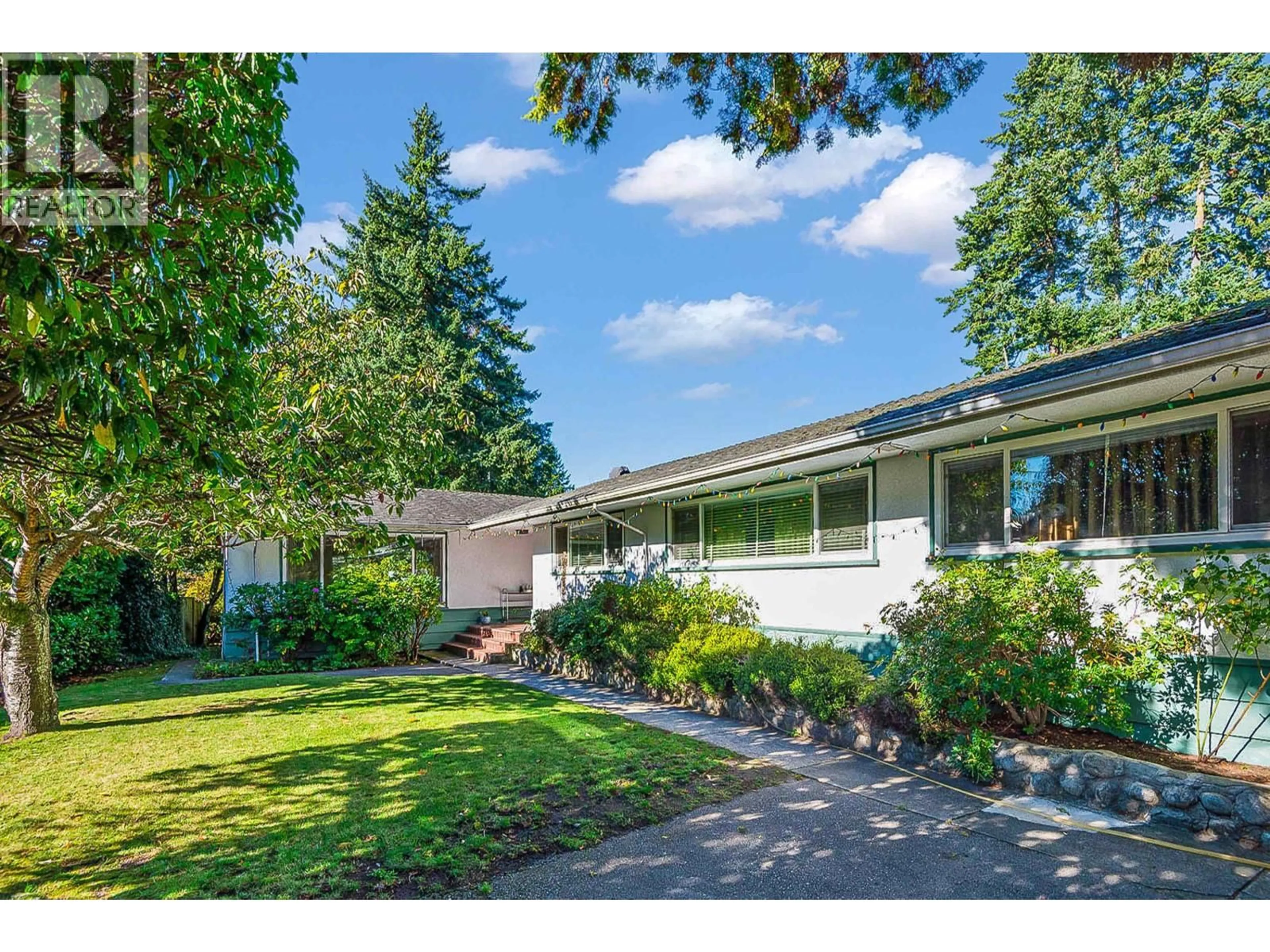 Home with vinyl exterior material, street for 8295 ANGUS DRIVE, Vancouver British Columbia V6P5L1