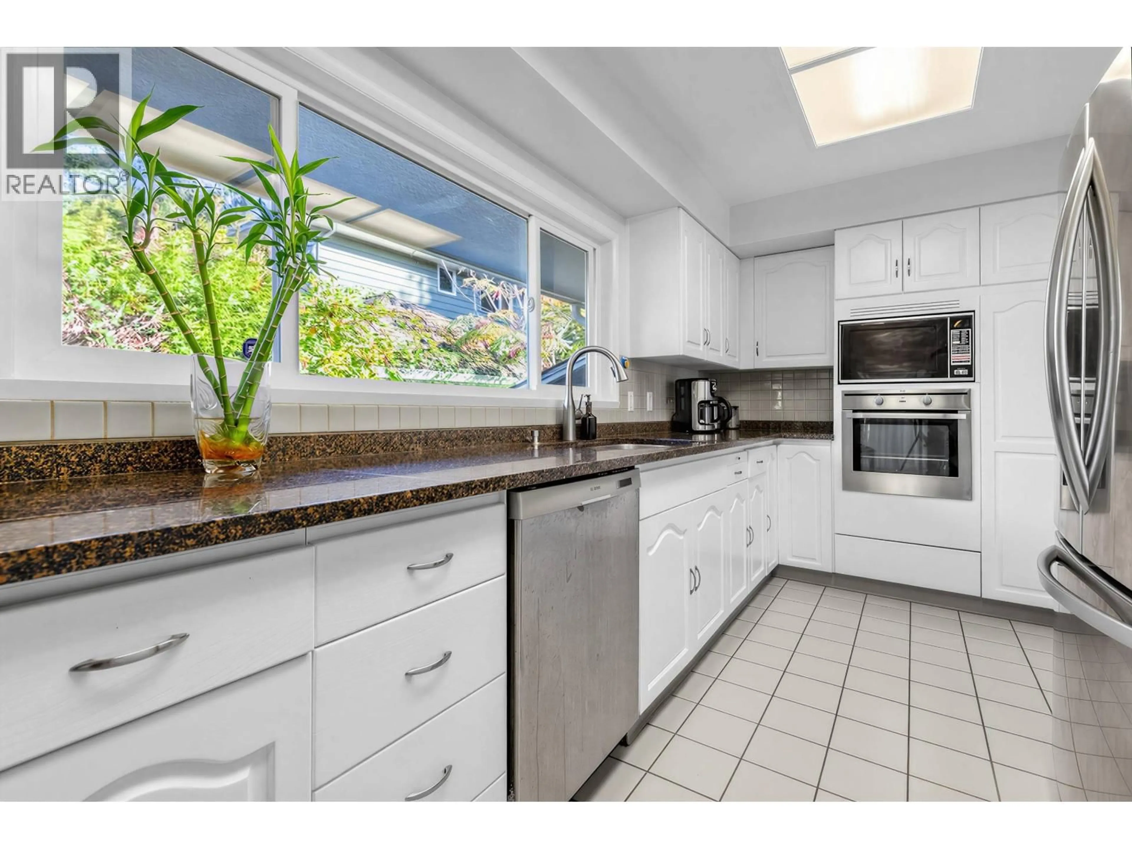 Unknown for 8295 ANGUS DRIVE, Vancouver British Columbia V6P5L1