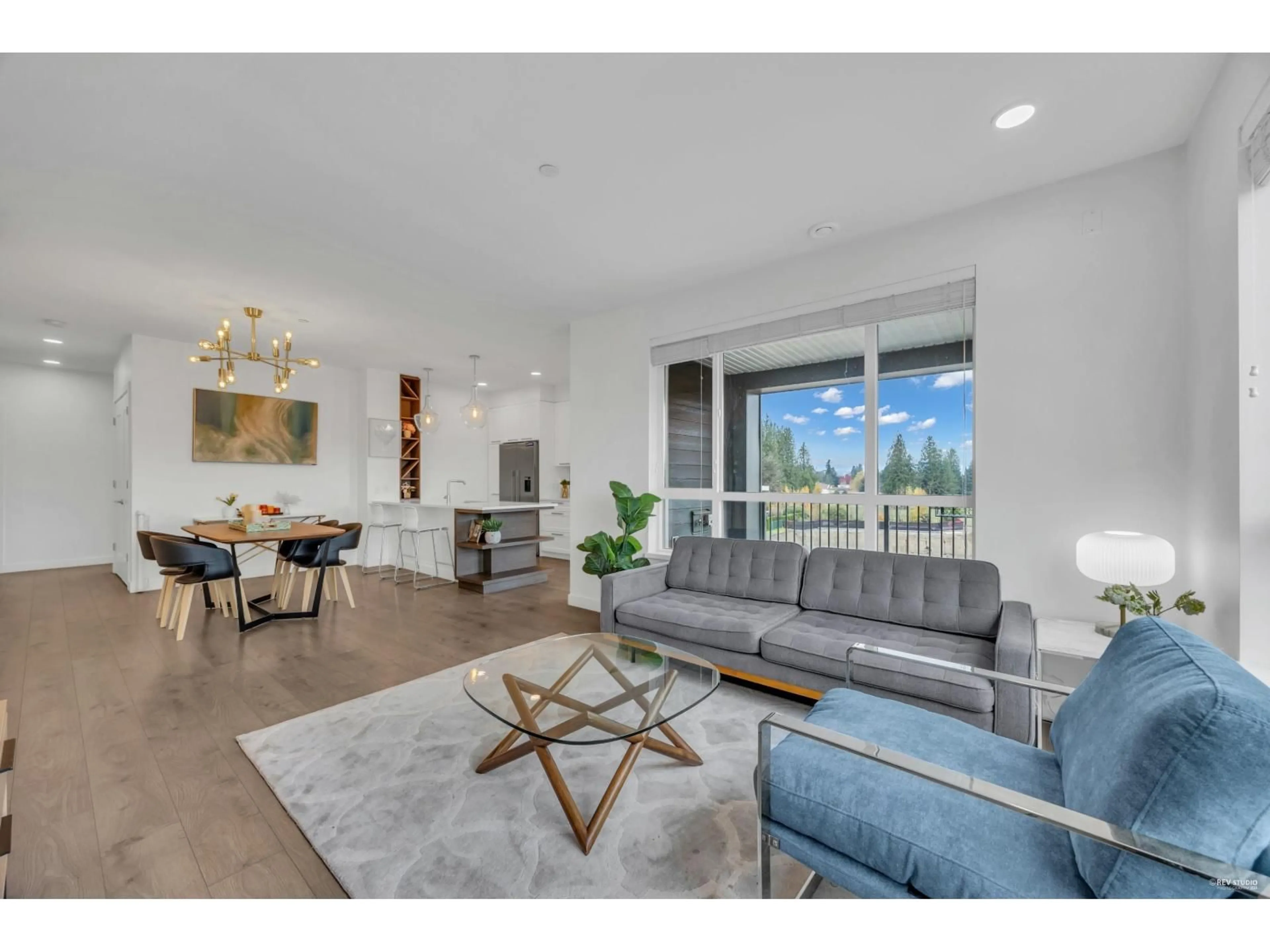 Living room with furniture, unknown for 502 - 33530 MAYFAIR AVENUE, Abbotsford British Columbia V2S0J2