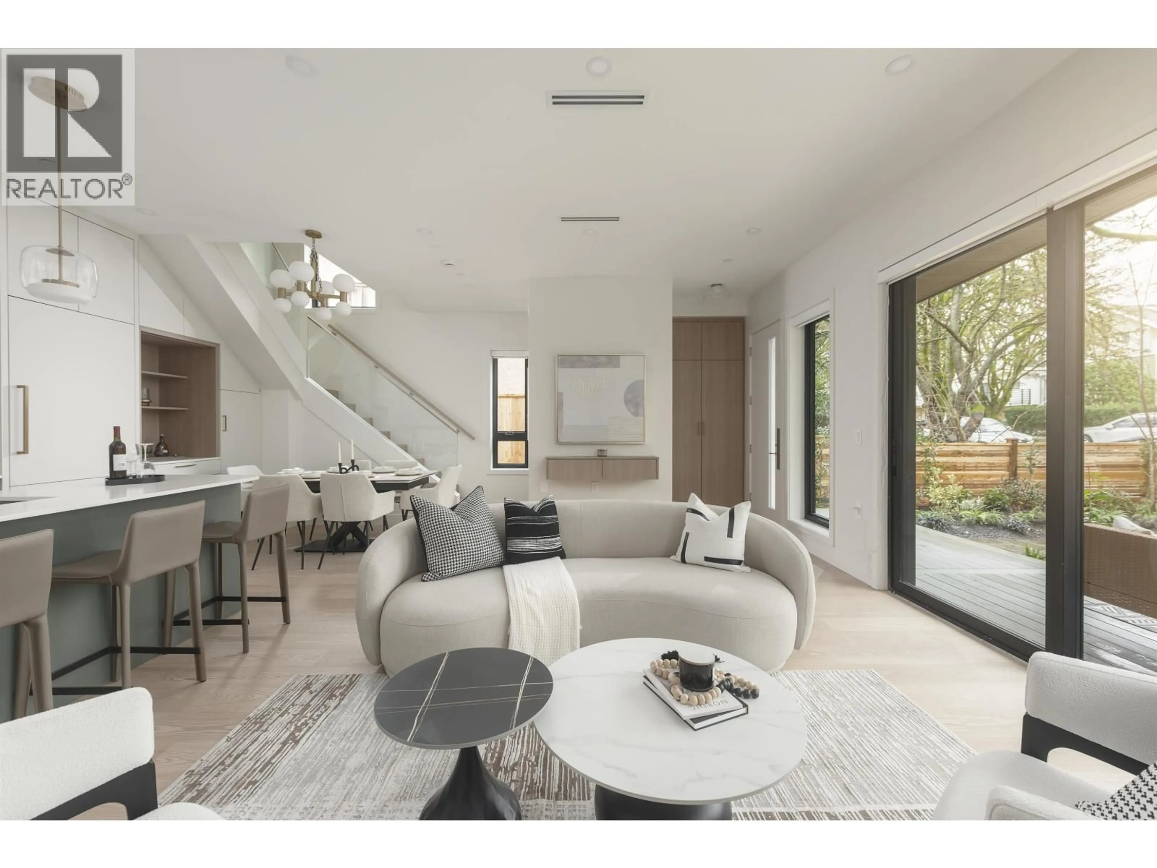 Living room with furniture, unknown for 1 - 476 20TH AVENUE, Vancouver British Columbia V5V1M5