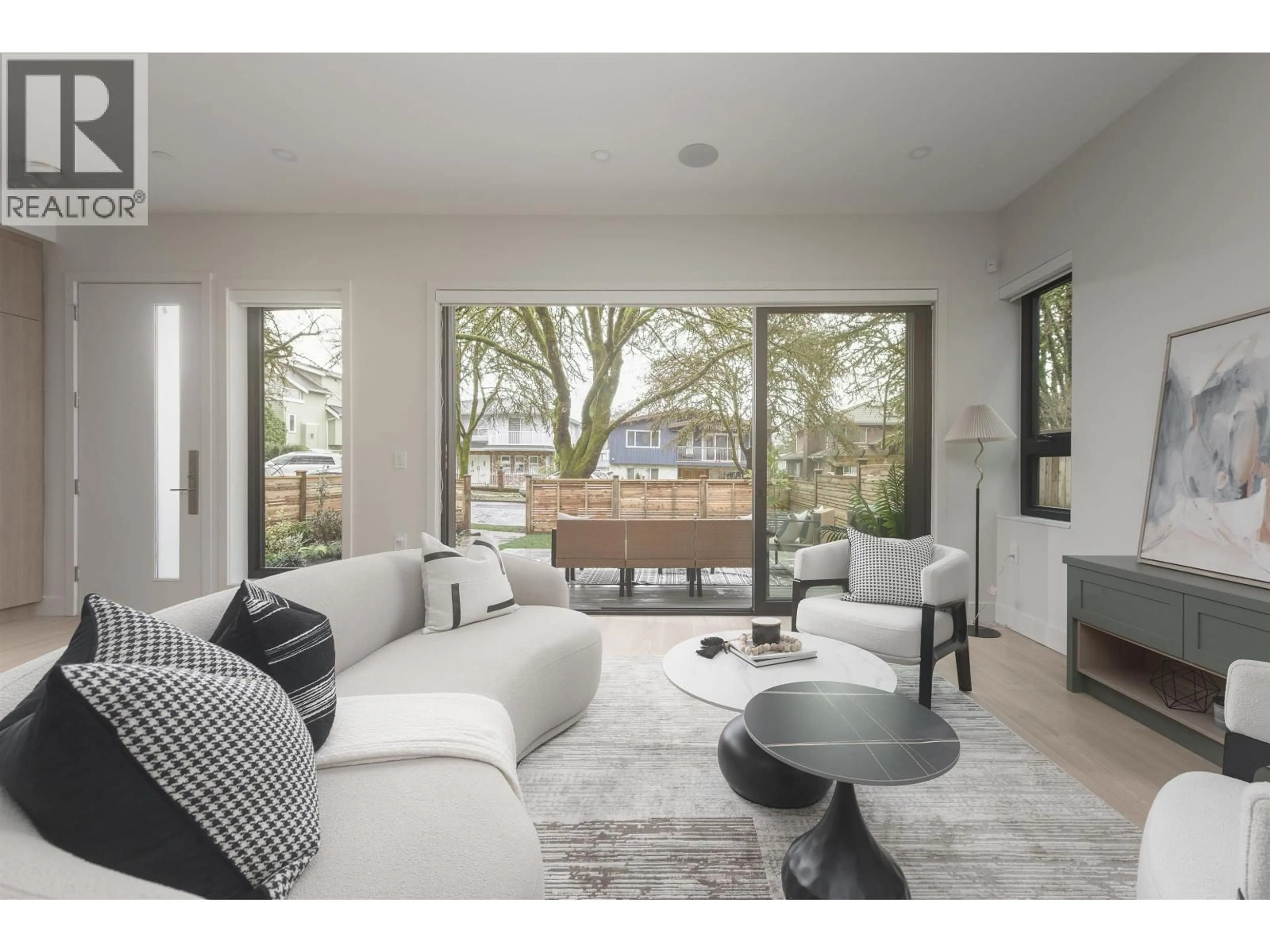 Living room with furniture, unknown for 1 - 476 20TH AVENUE, Vancouver British Columbia V5V1M5