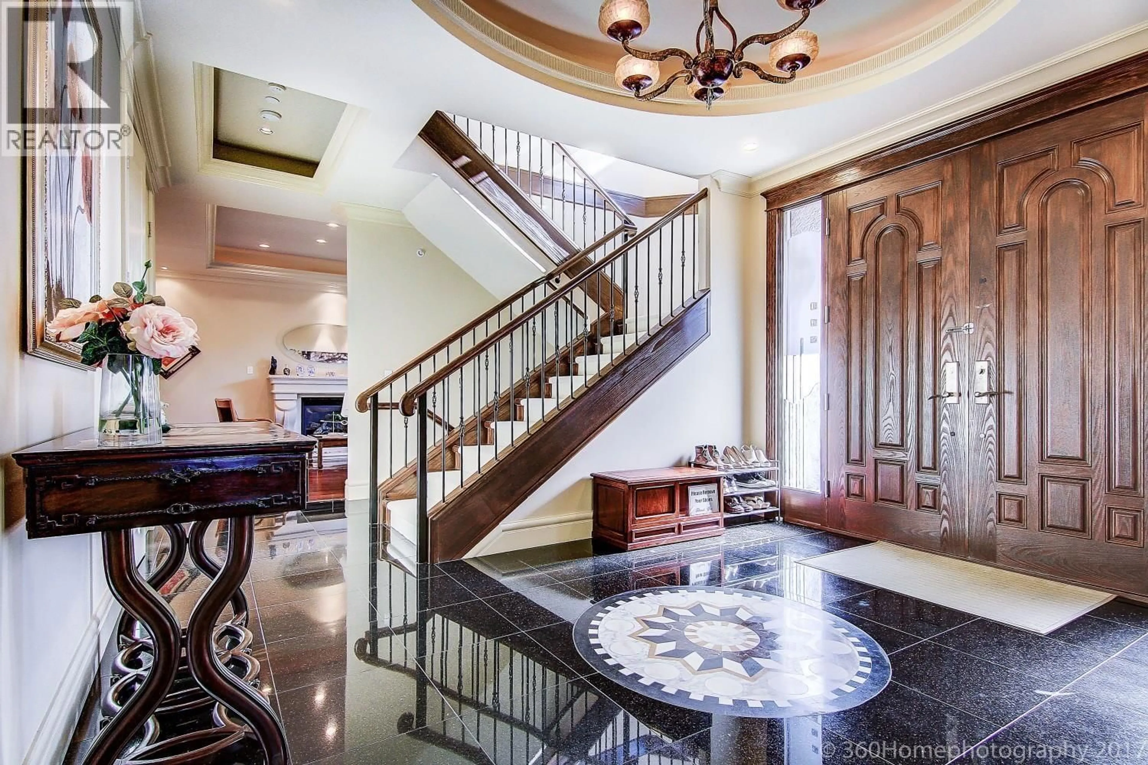Indoor foyer for 6981 LAUREL STREET, Vancouver British Columbia V6P3T6