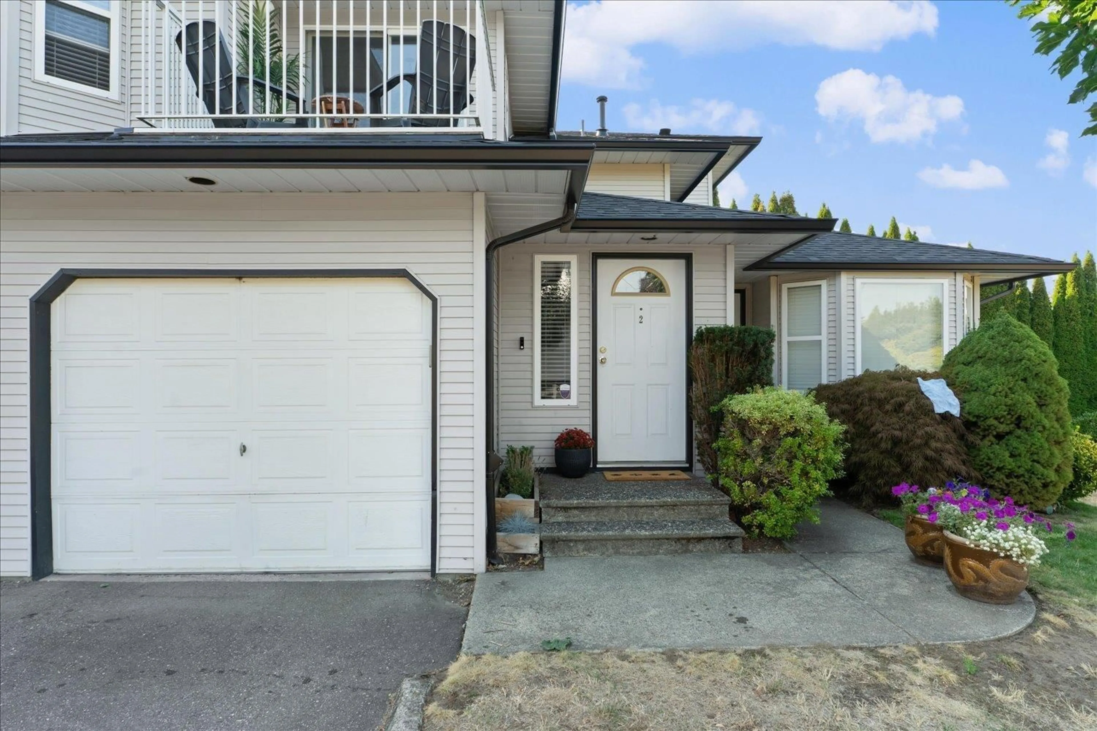 Home with vinyl exterior material, street for 2 - 34332 MACLURE ROAD, Abbotsford British Columbia V2S5A4