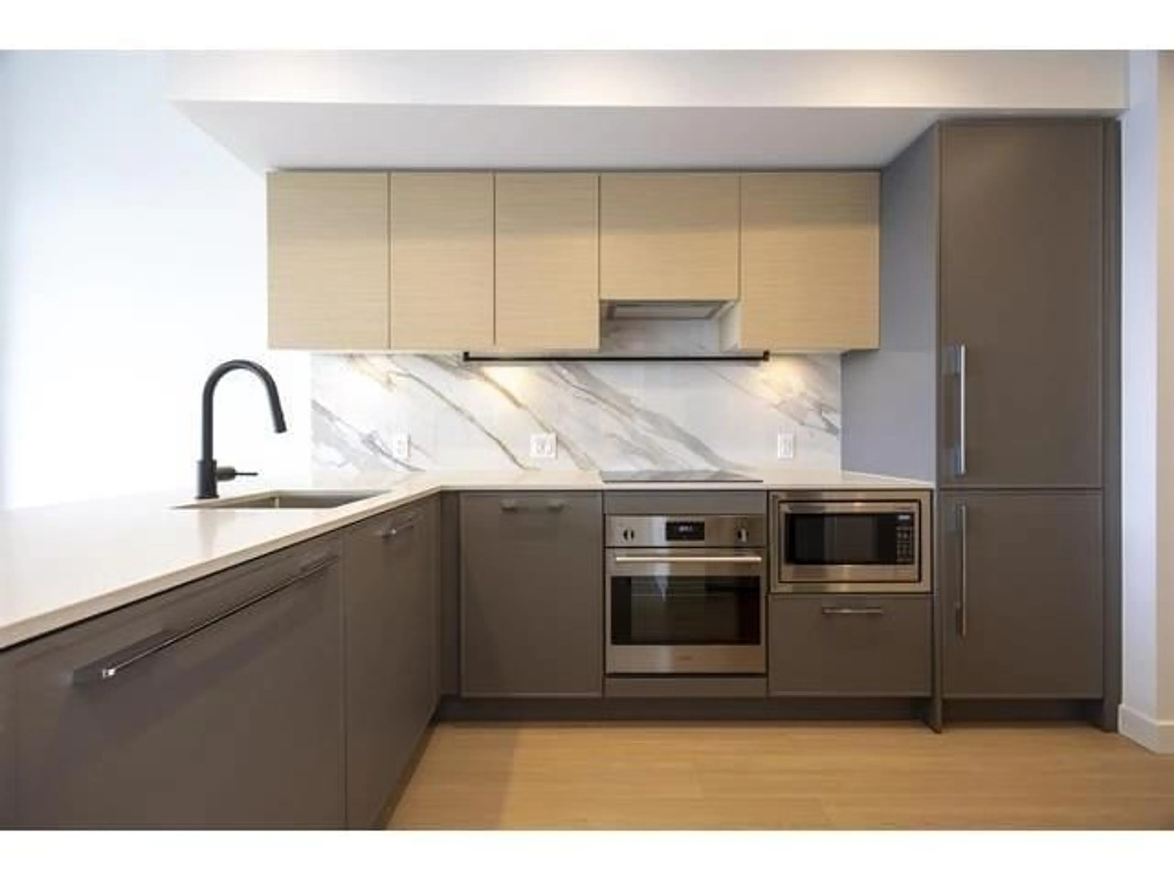 Standard kitchen, unknown for 1002 - 13745 GEORGE JUNCTION, Surrey British Columbia V3T0V8