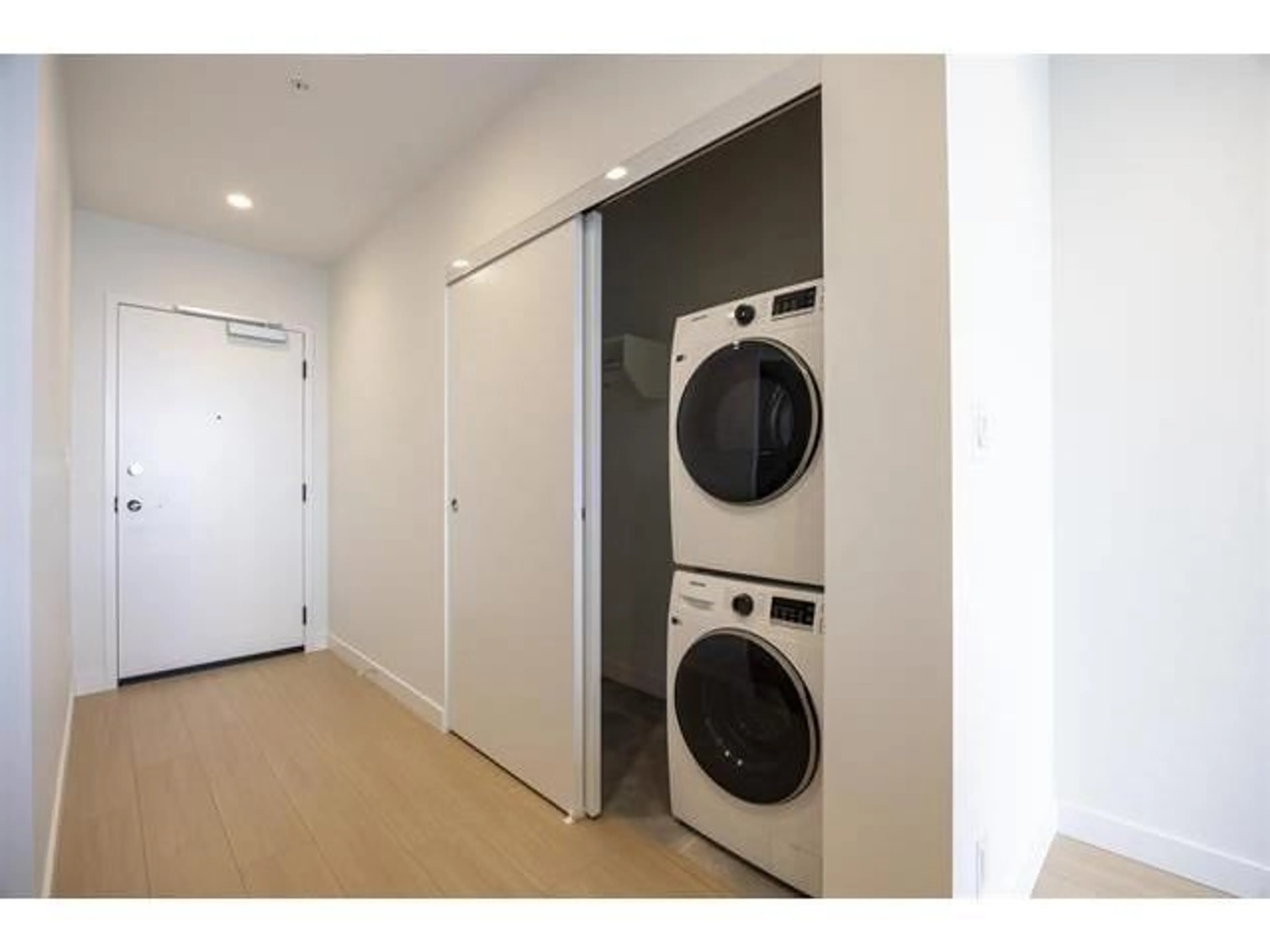 Laundry room for 1002 - 13745 GEORGE JUNCTION, Surrey British Columbia V3T0V8