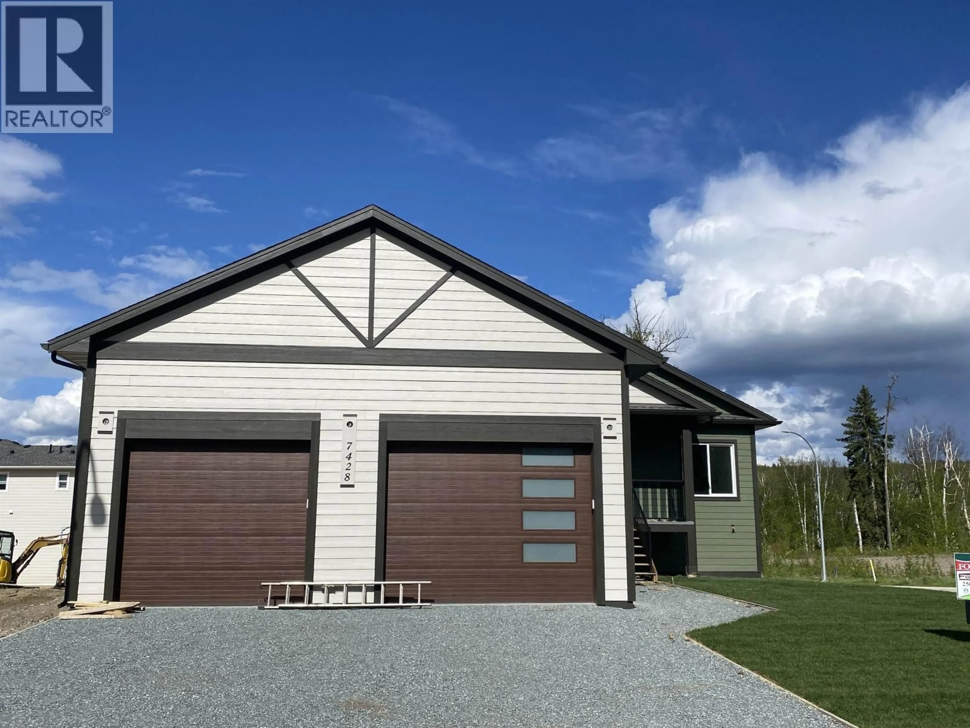 Home with vinyl exterior material, street for 7428 FOXRIDGE AVENUE, Prince George British Columbia V2N0H2