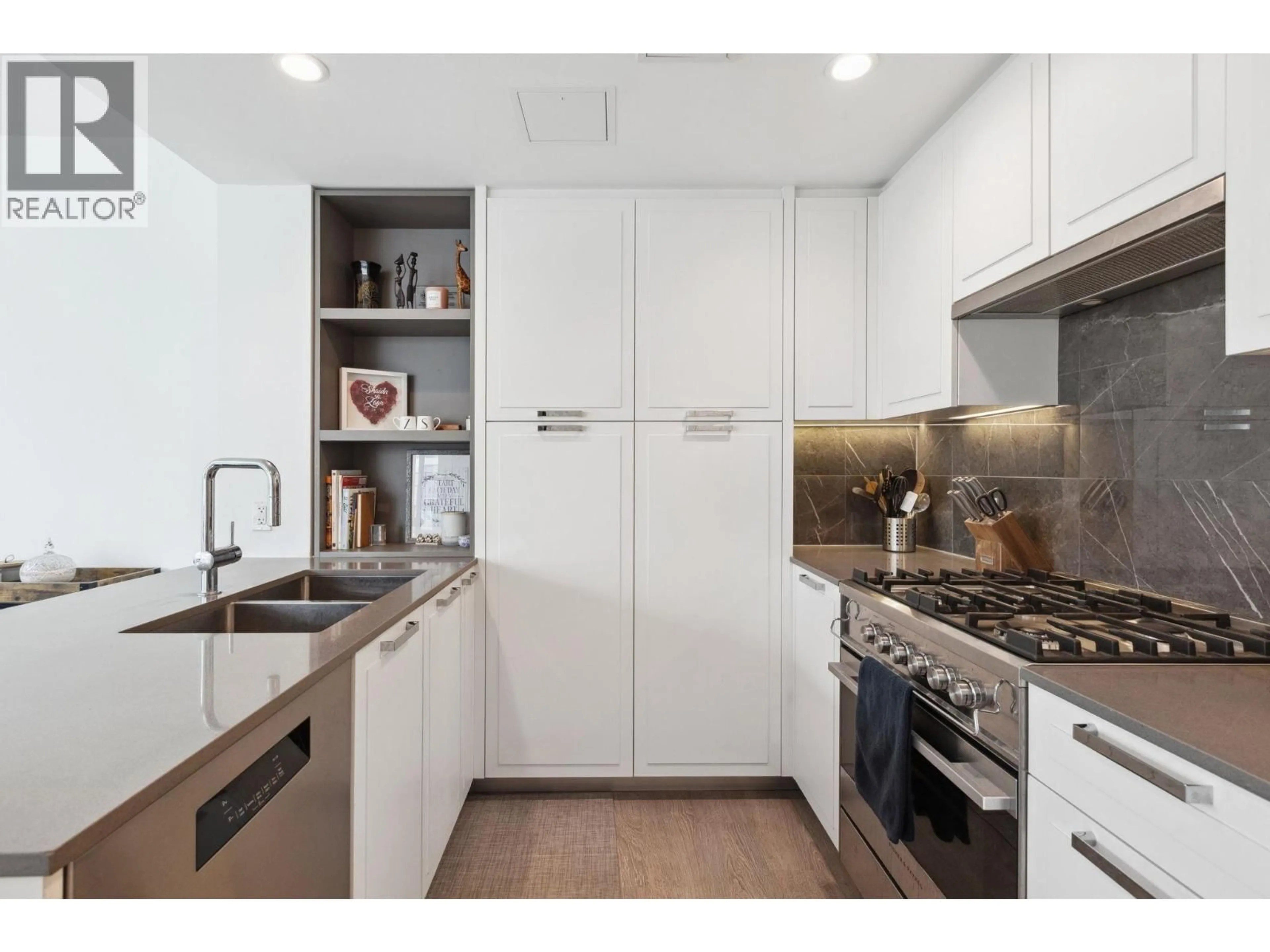 Unknown for 403 - 1471 HUNTER STREET, North Vancouver British Columbia V7J1H3