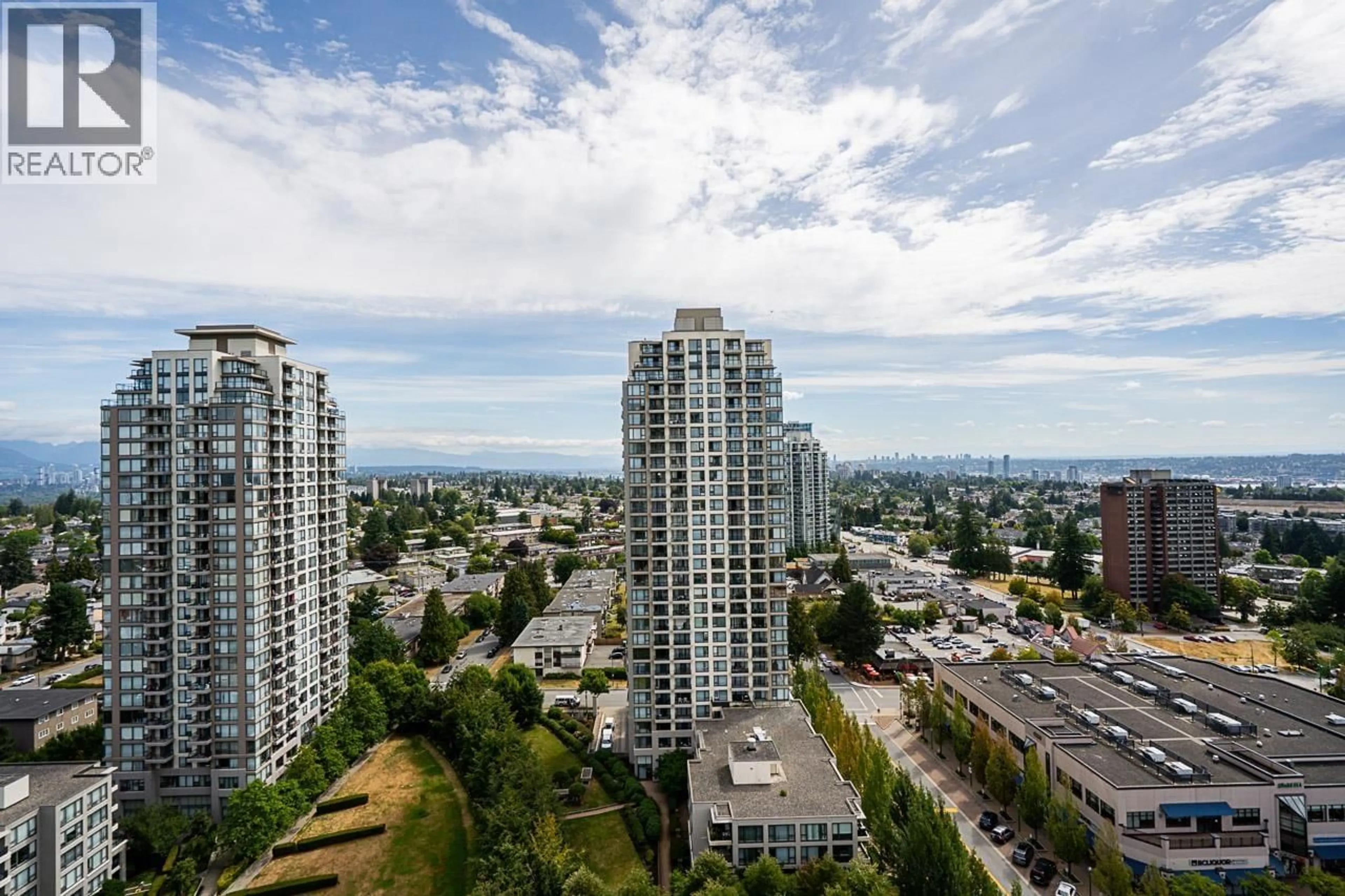 A pic from outside/outdoor area/front of a property/back of a property/a pic from drone, city buildings view from balcony for 2301 - 7088 SALISBURY AVENUE, Burnaby British Columbia V5E0A4