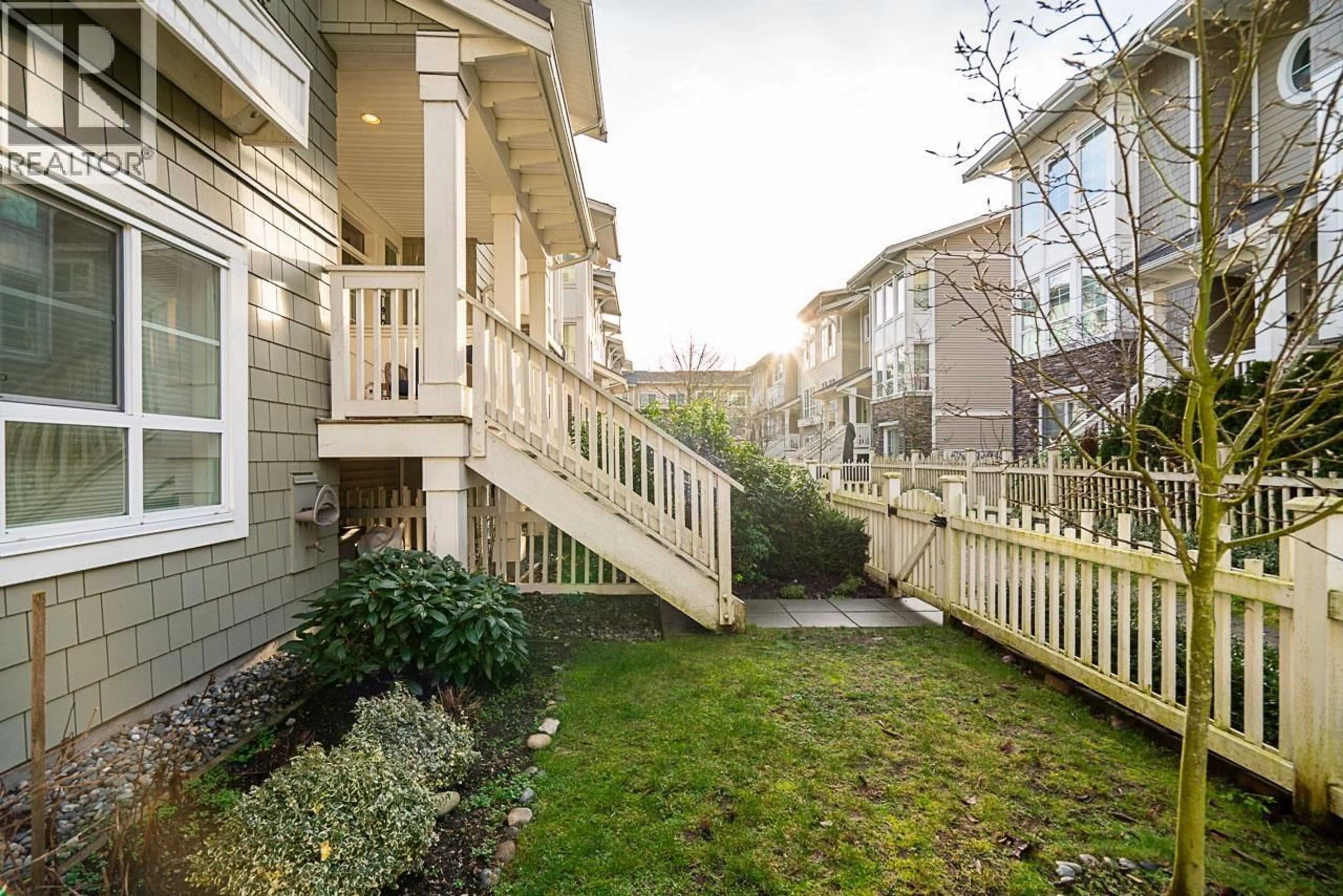 Patio, street for 91 - 5551 ADMIRAL WAY, Delta British Columbia V4K0C9