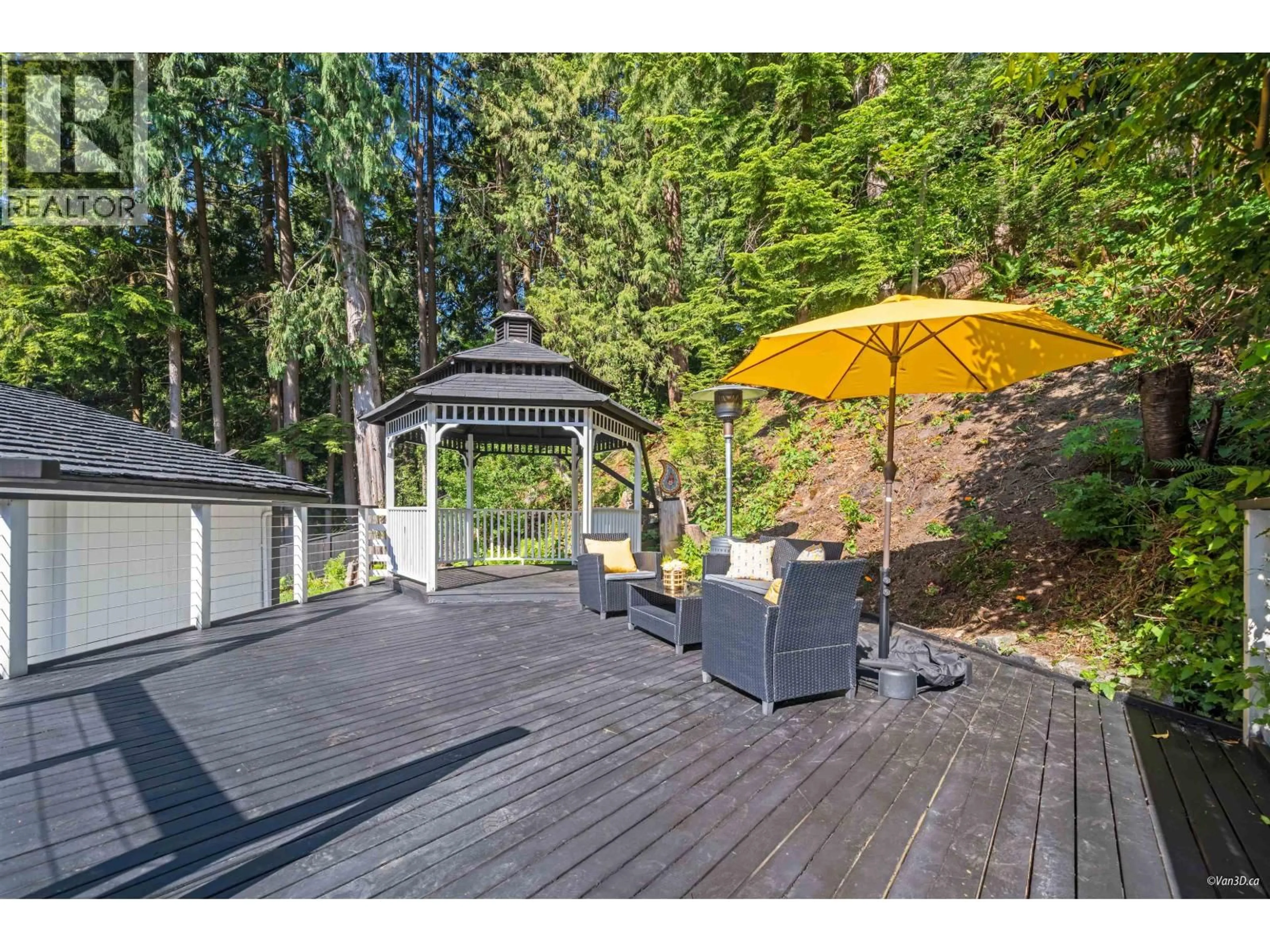 Patio, unknown for 3870 EMERALD DRIVE, North Vancouver British Columbia V7R3B8