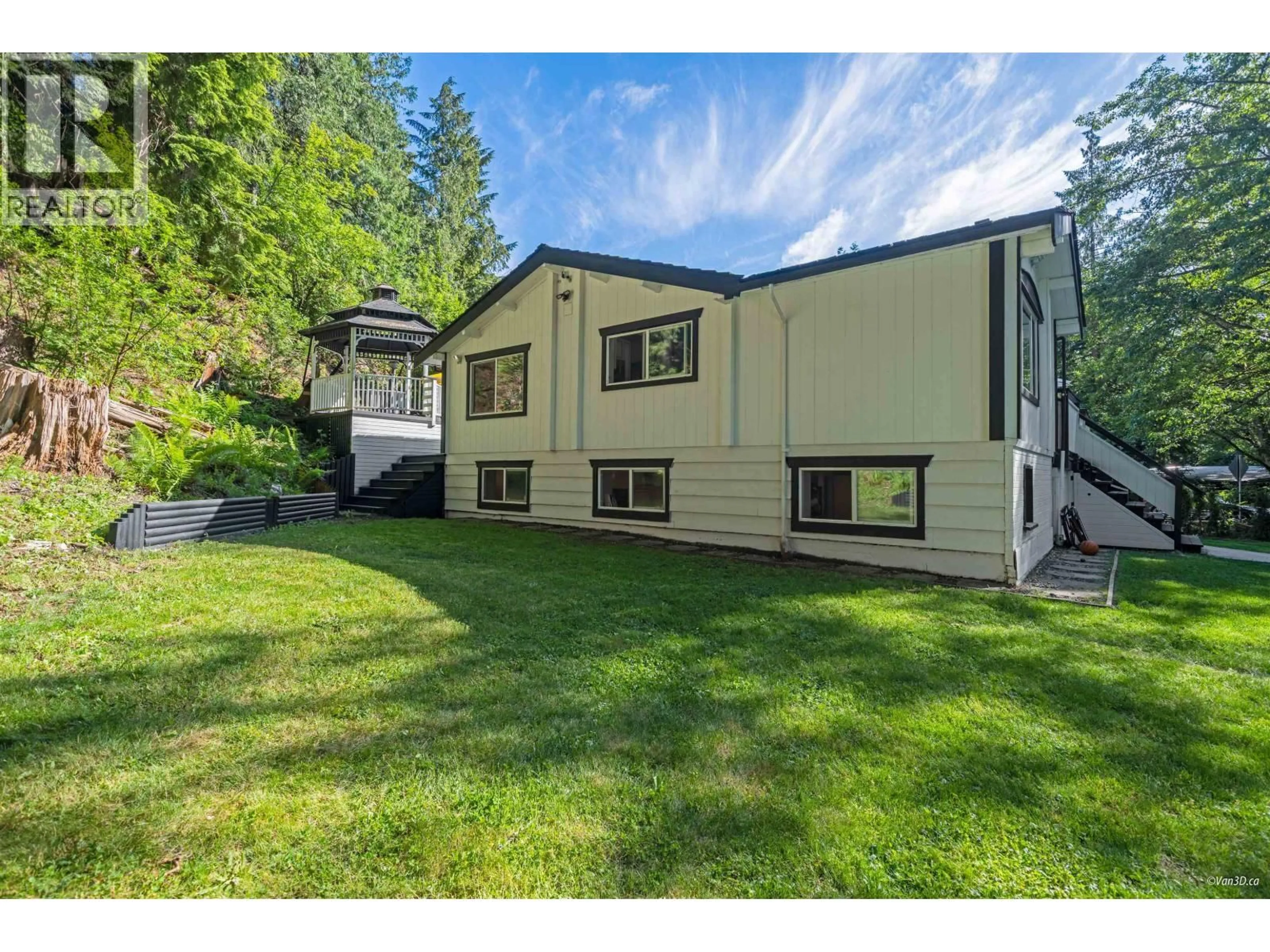 A pic from outside/outdoor area/front of a property/back of a property/a pic from drone, mountain view for 3870 EMERALD DRIVE, North Vancouver British Columbia V7R3B8