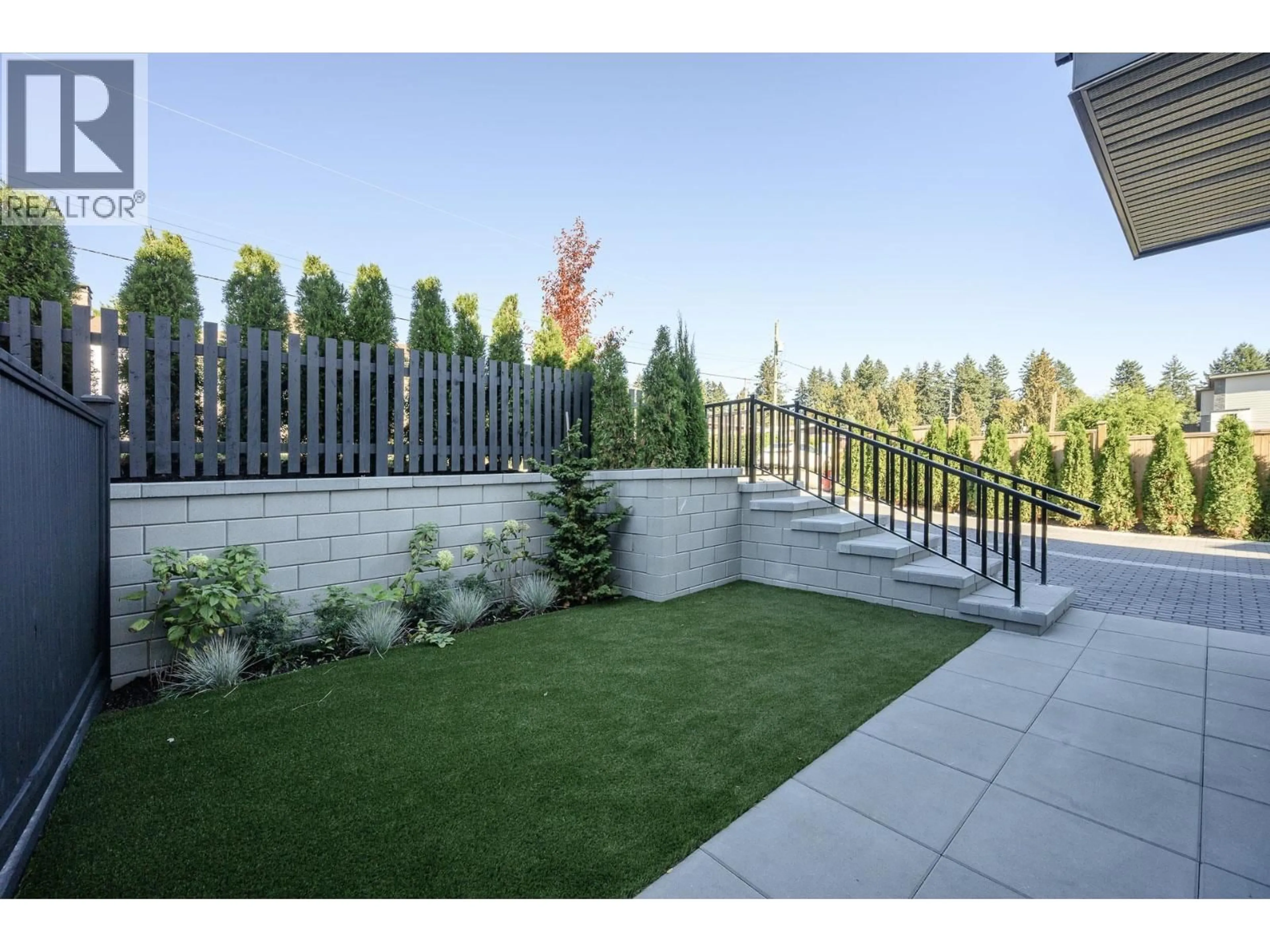 Patio, unknown for 102 - 1132 MADORE AVENUE, Coquitlam British Columbia V3K3B9