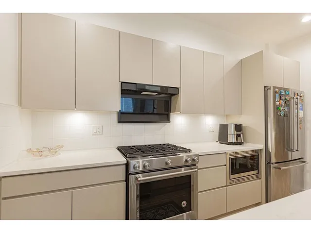152 - 16433 19 AVENUE, Surrey 5