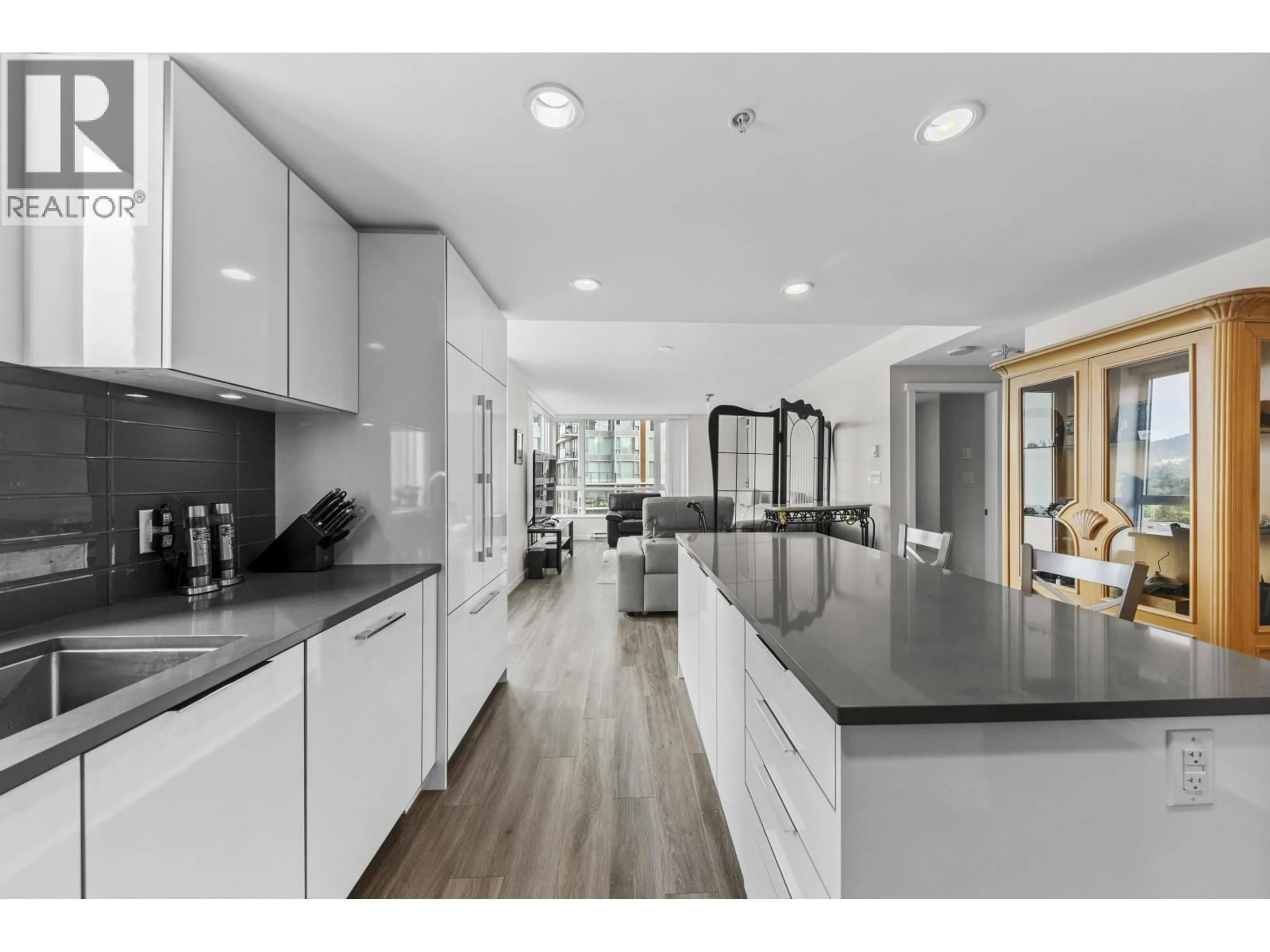 Open concept kitchen, unknown for 1001 - 3096 WINDSOR GATE, Coquitlam British Columbia V3B0P4