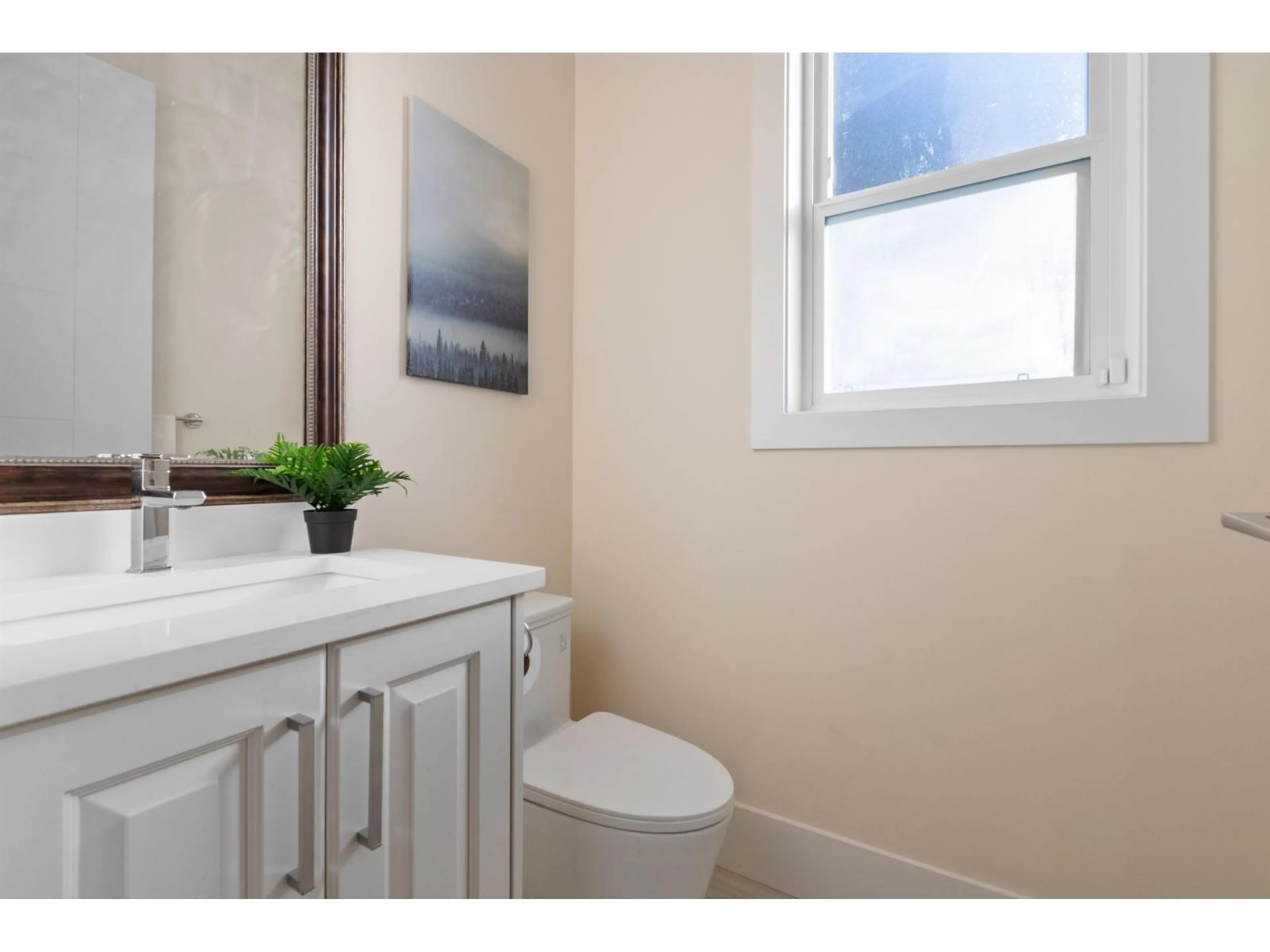Standard bathroom, ceramic/tile floor for 106 - 14500 MORRIS VALLEY ROAD, Mission British Columbia V0M1A1