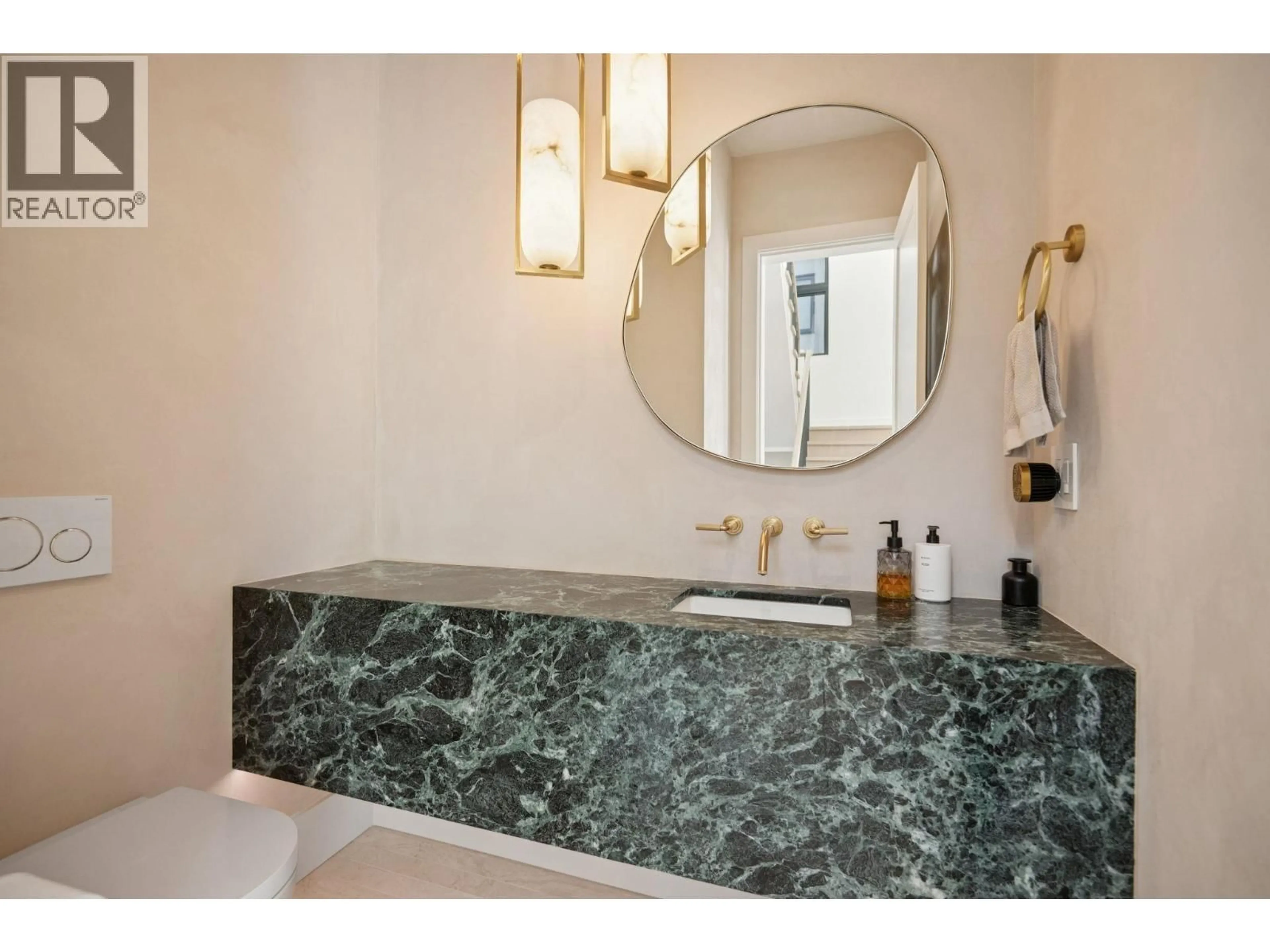 Contemporary bathroom, ceramic/tile floor for 7961 BURNFIELD CRESCENT, Burnaby British Columbia V5E2B8