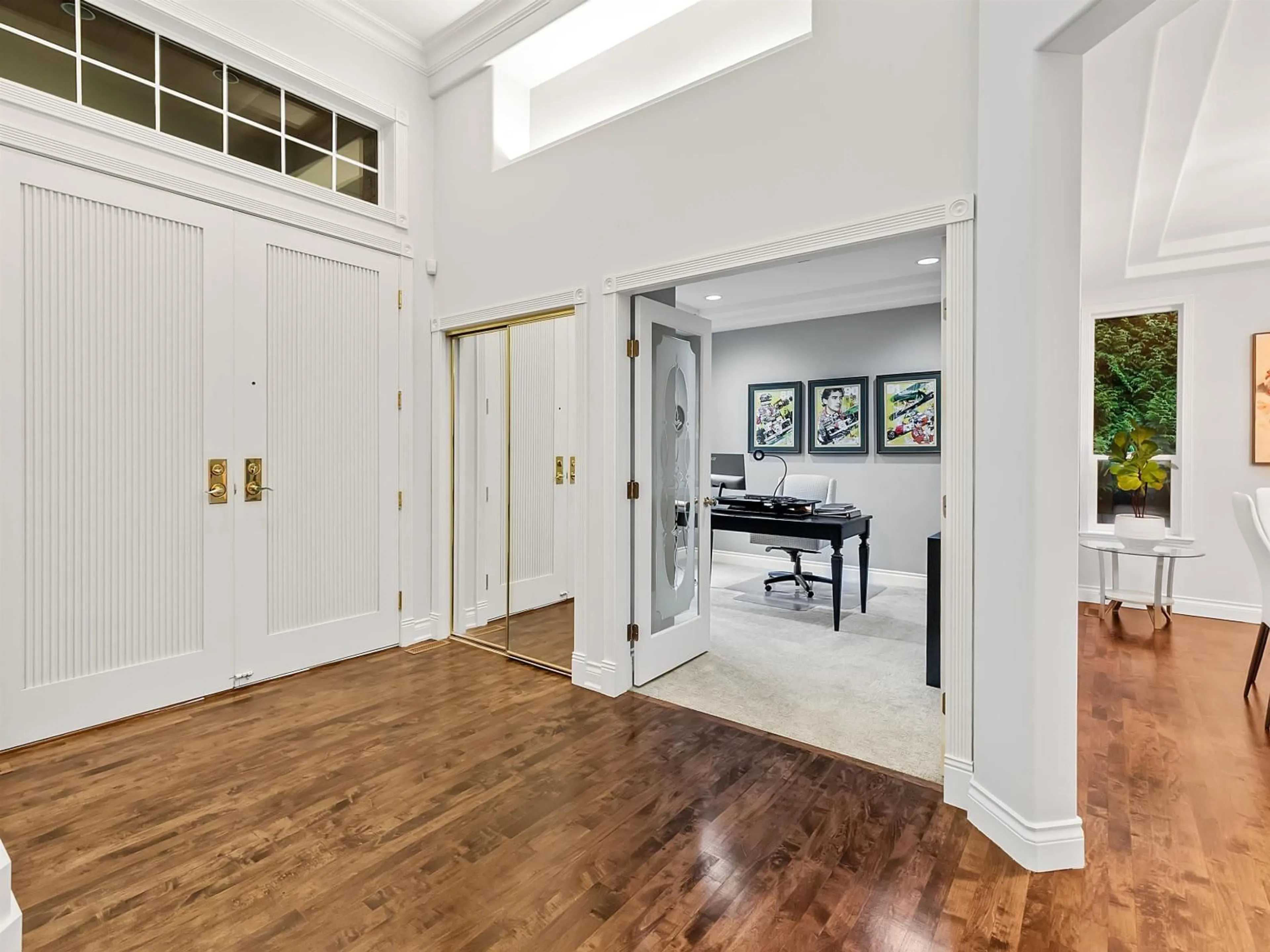 Indoor entryway for 16128 MORGAN CREEK CRESCENT, Surrey British Columbia V3Z0J2