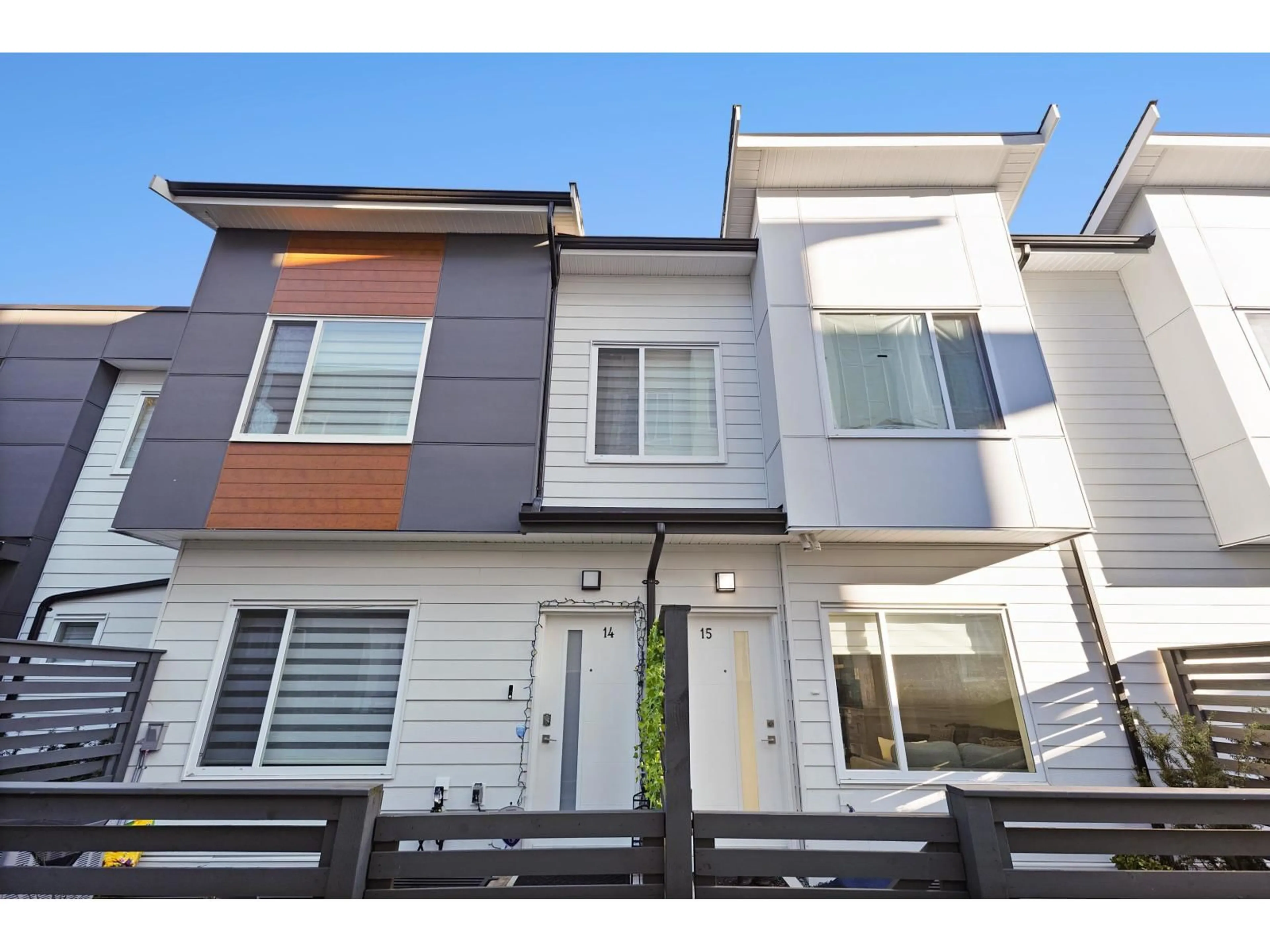 Unknown for 15 - 9652 162A STREET, Surrey British Columbia V4N2E4