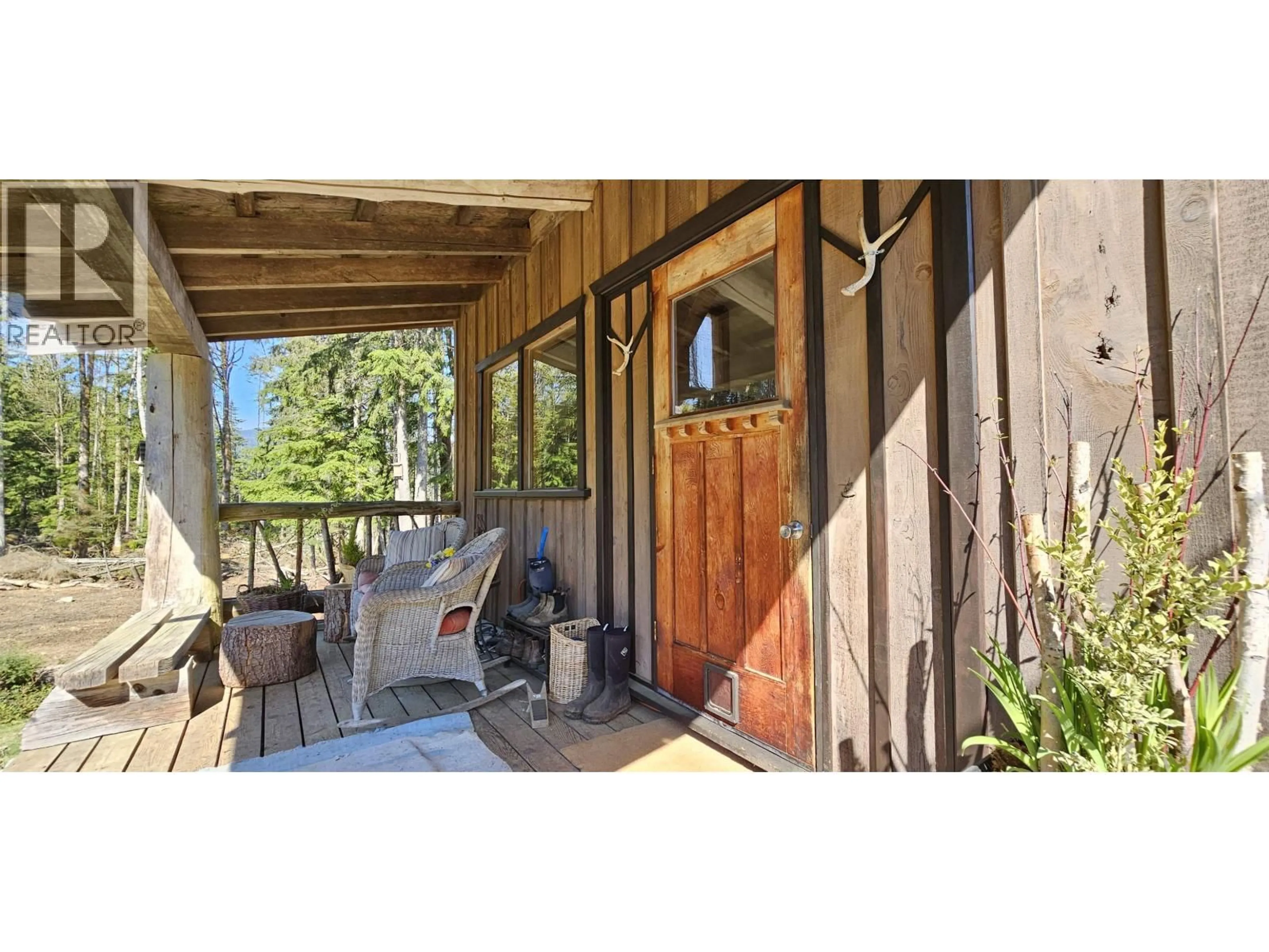 Patio, unknown for 2236 MOUNTAIN ROAD, Gambier Island British Columbia V0N1V0
