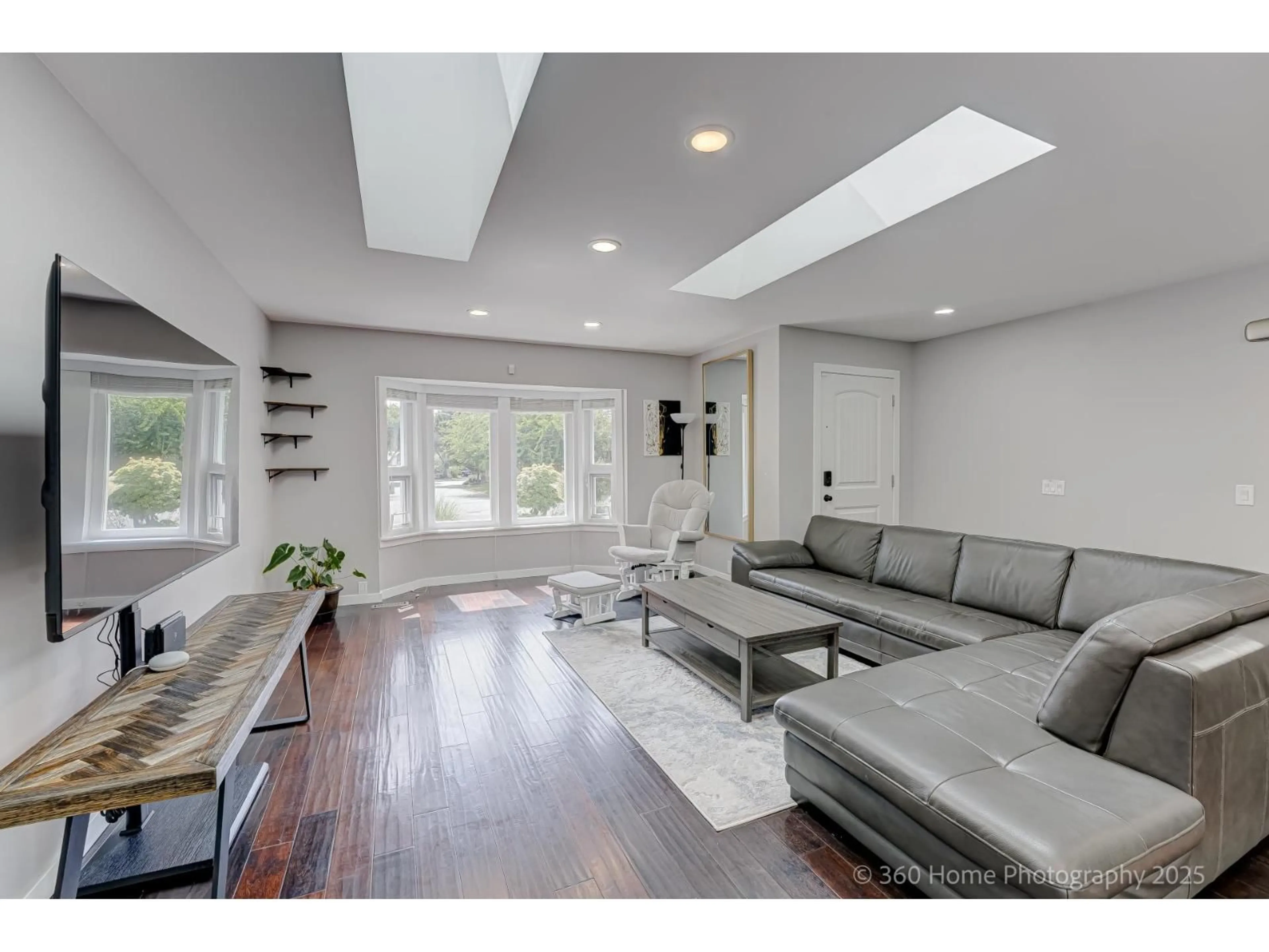 Living room with furniture, unknown for 1786 142 STREET, Surrey British Columbia V4A6G7