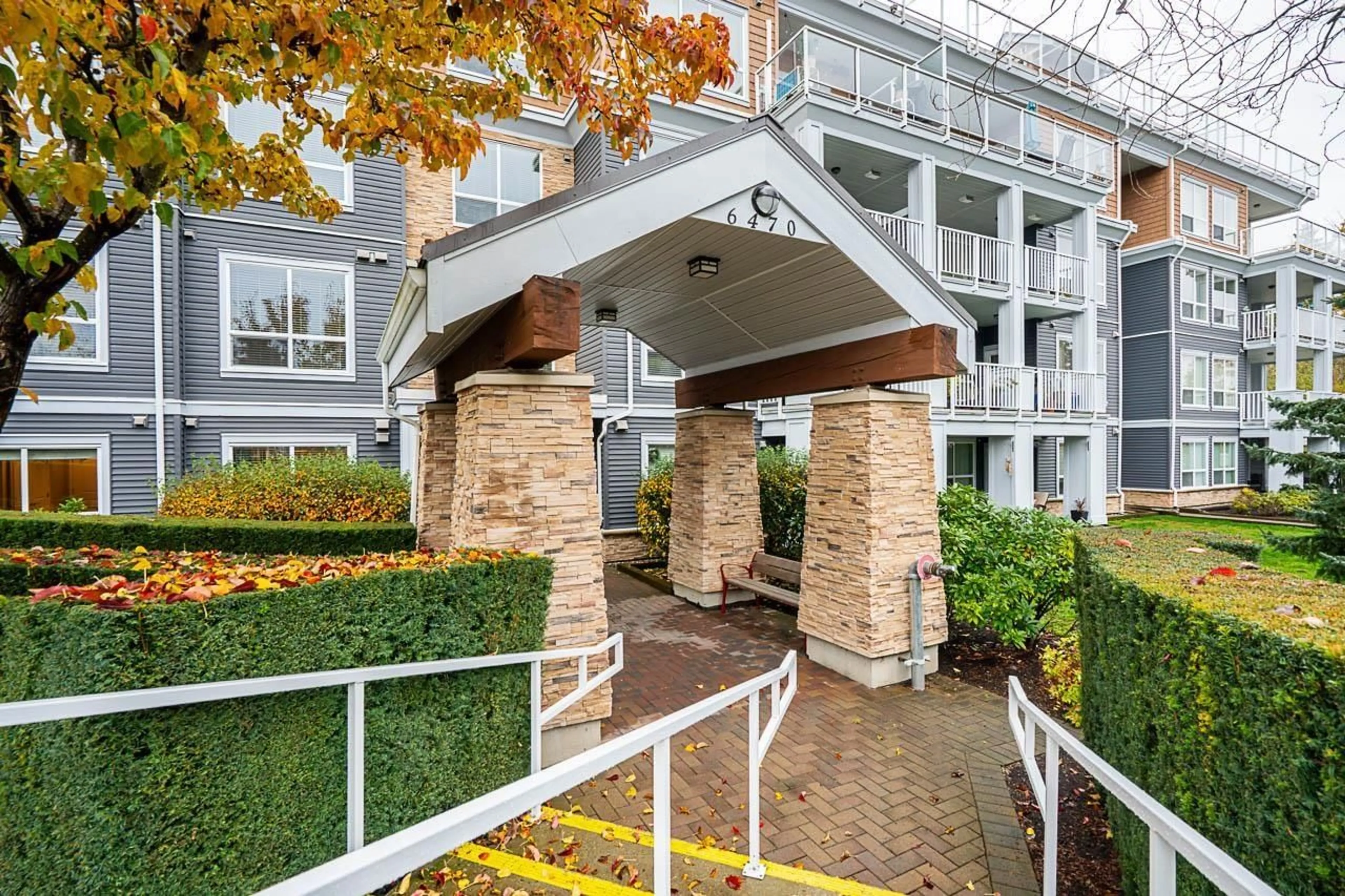 Unknown for 101 - 6470 194 STREET, Surrey British Columbia V4N6J9