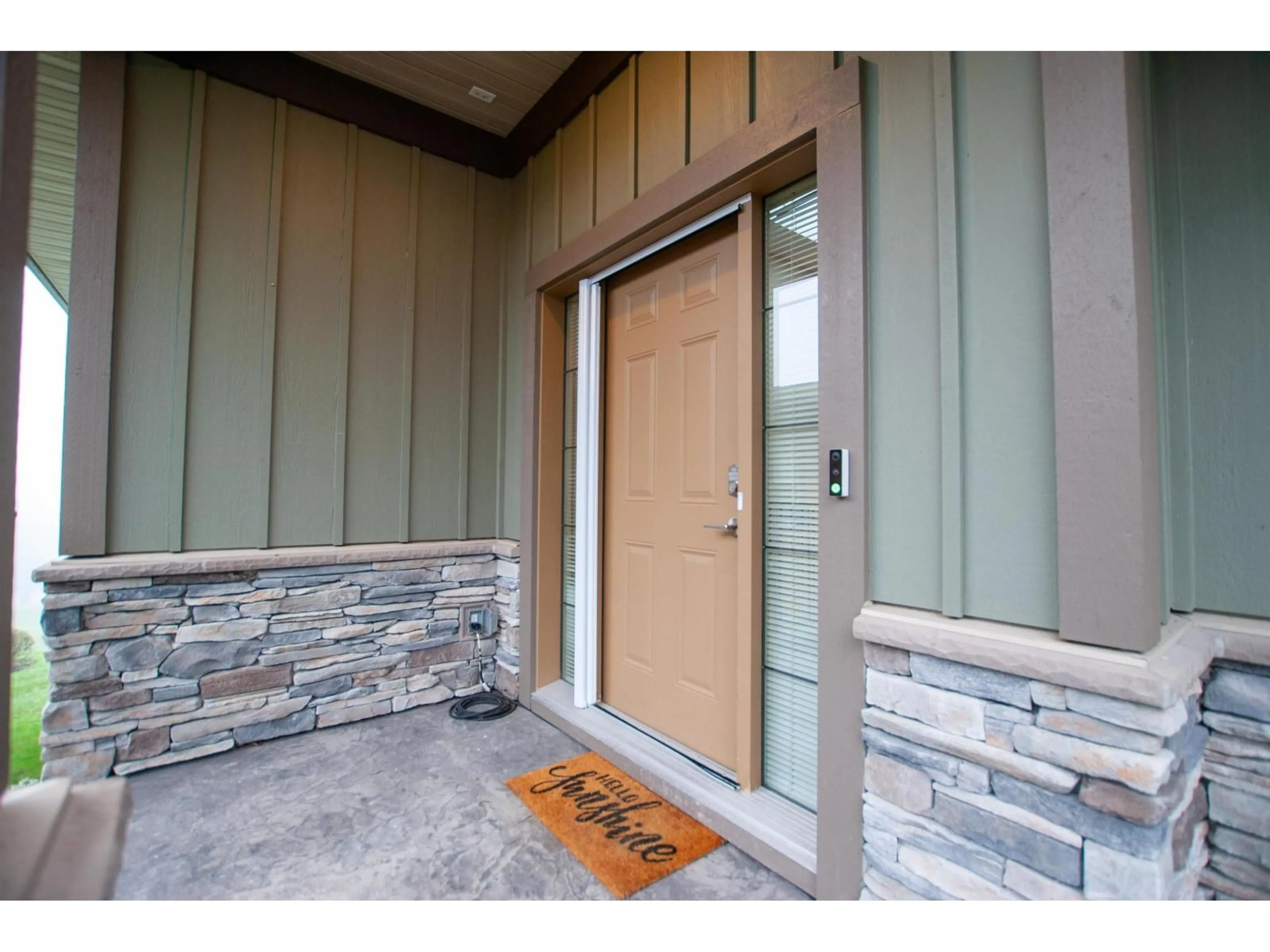 Indoor entryway for 114 - 51096 FALLS COURT, Chilliwack British Columbia V4Z1K7