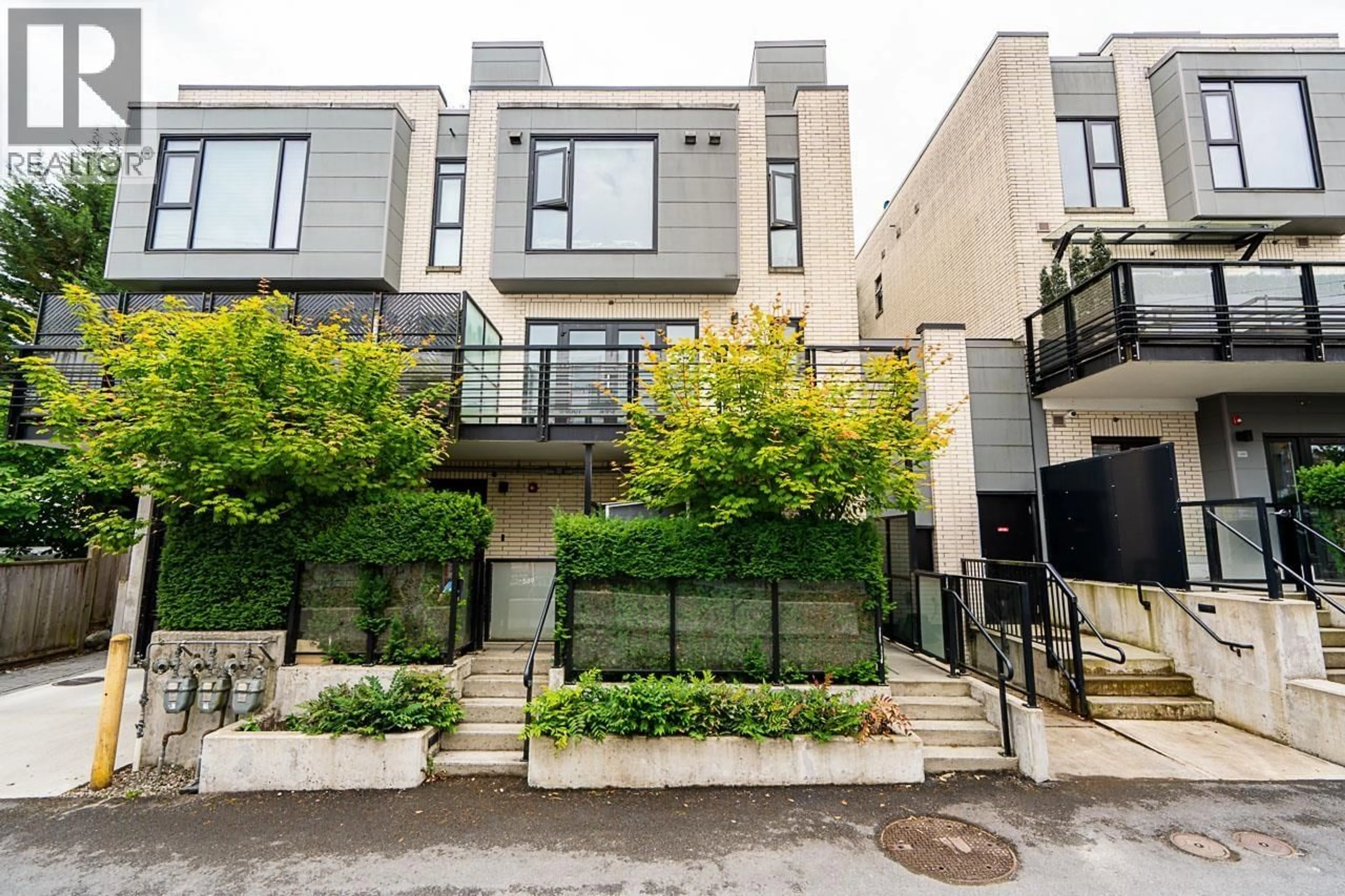 Unknown for 2 - 589 KING EDWARD AVENUE, Vancouver British Columbia V5Z2C4