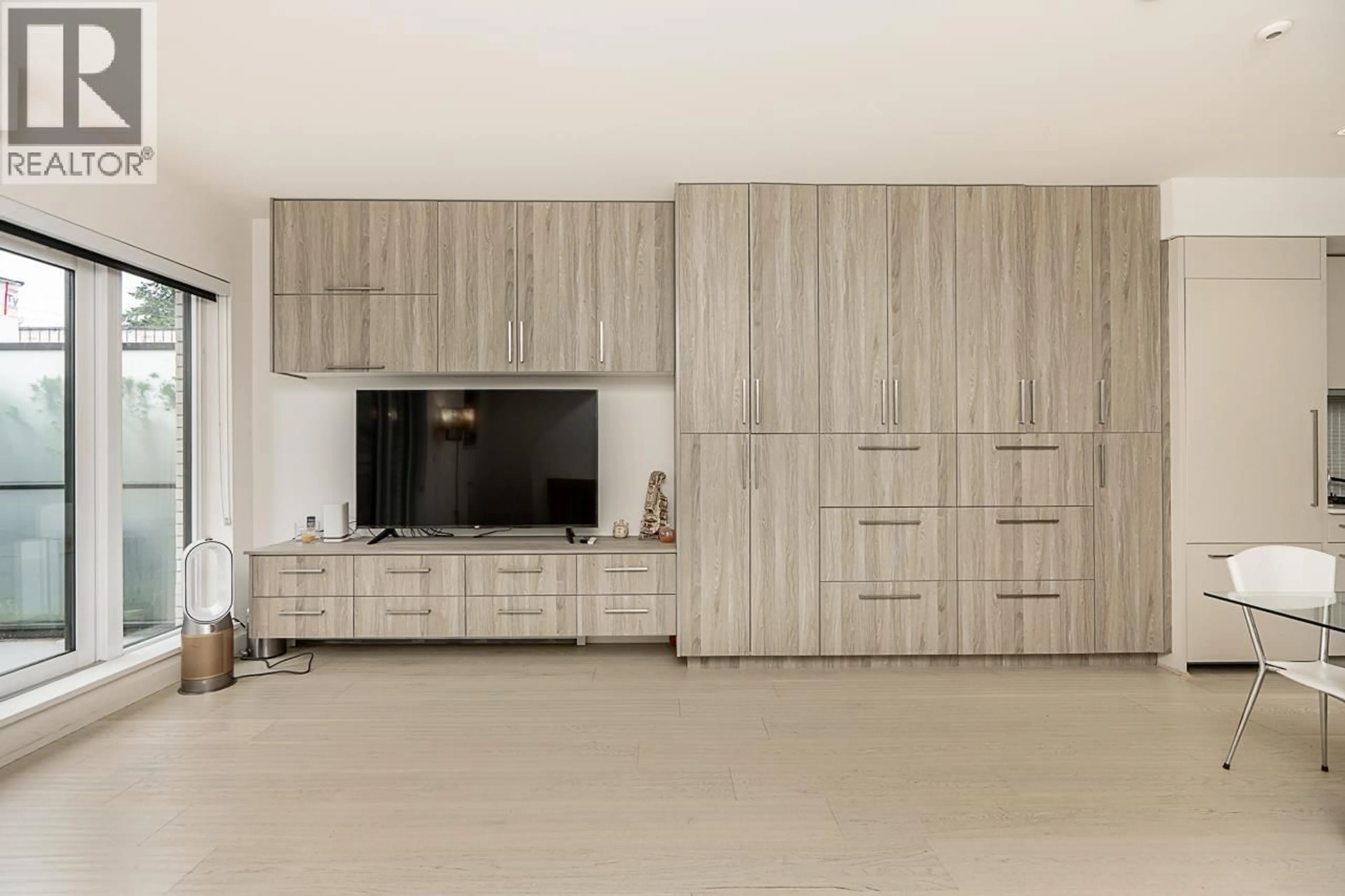 Unknown for 2 - 589 KING EDWARD AVENUE, Vancouver British Columbia V5Z2C4