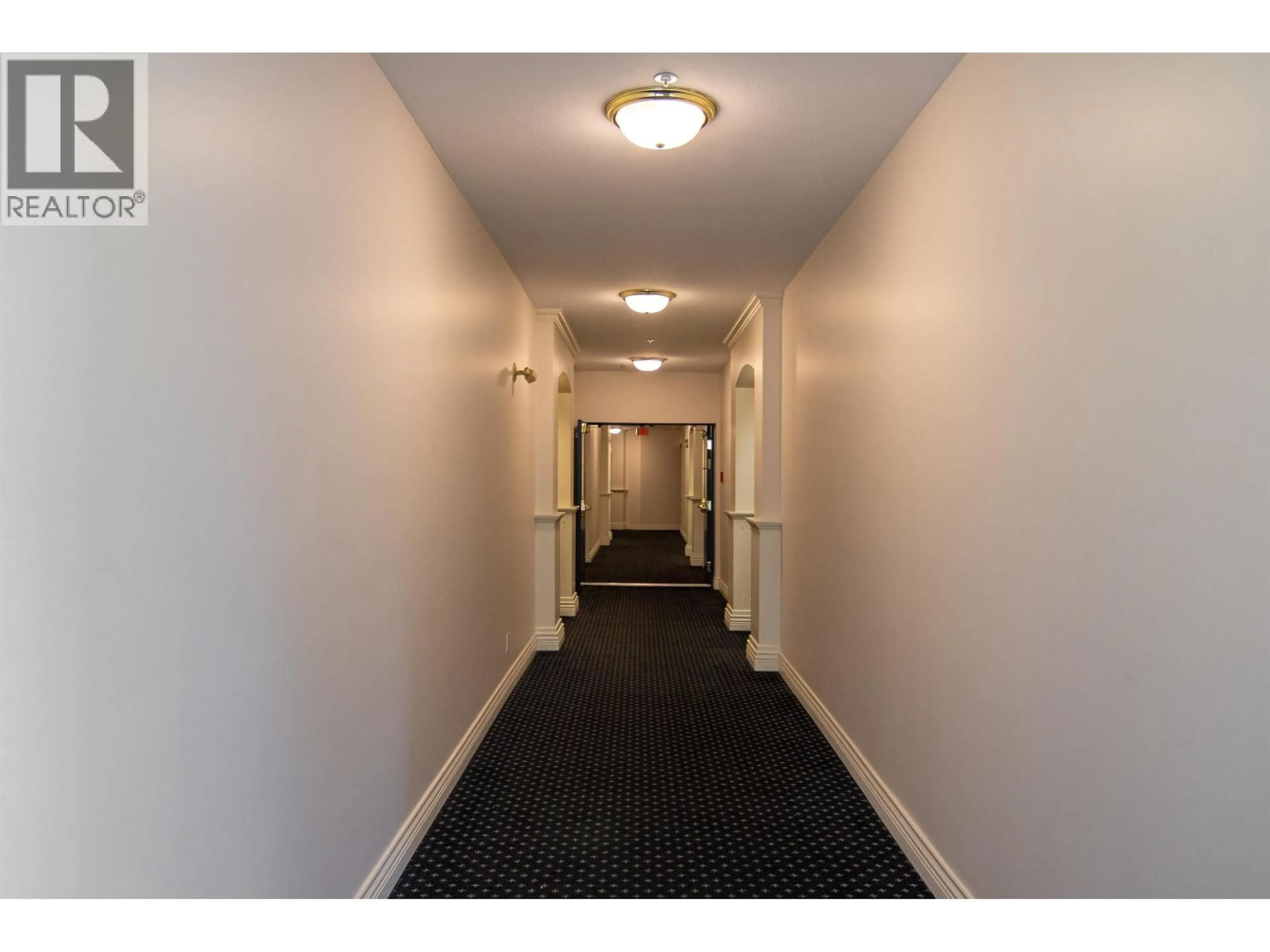 Indoor foyer for 427 - 5835 HAMPTON PLACE, Vancouver British Columbia V6T2G2