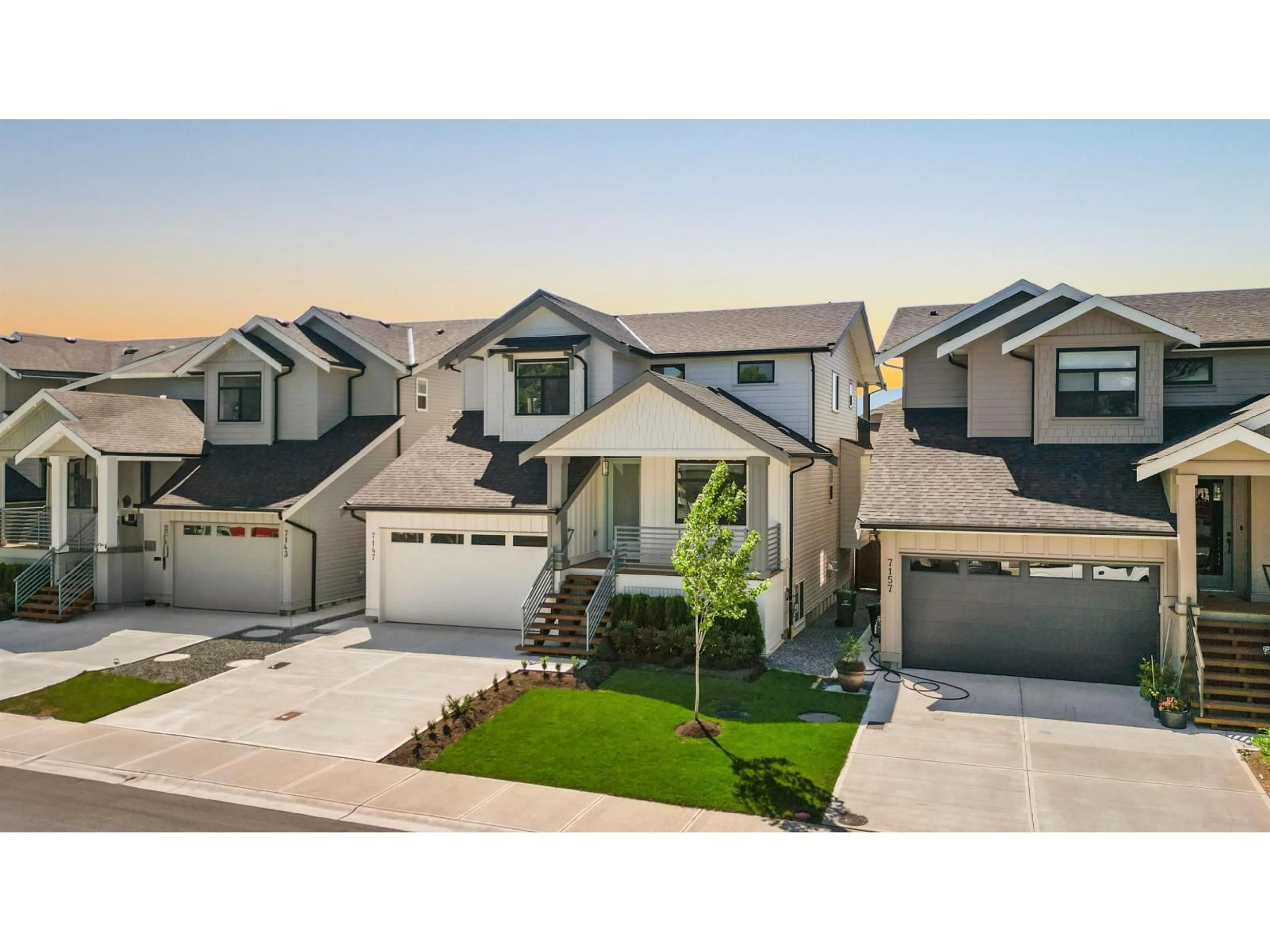 A pic from outside/outdoor area/front of a property/back of a property/a pic from drone, street for 7147 ELWOOD DRIVE, Chilliwack British Columbia V2R1G8