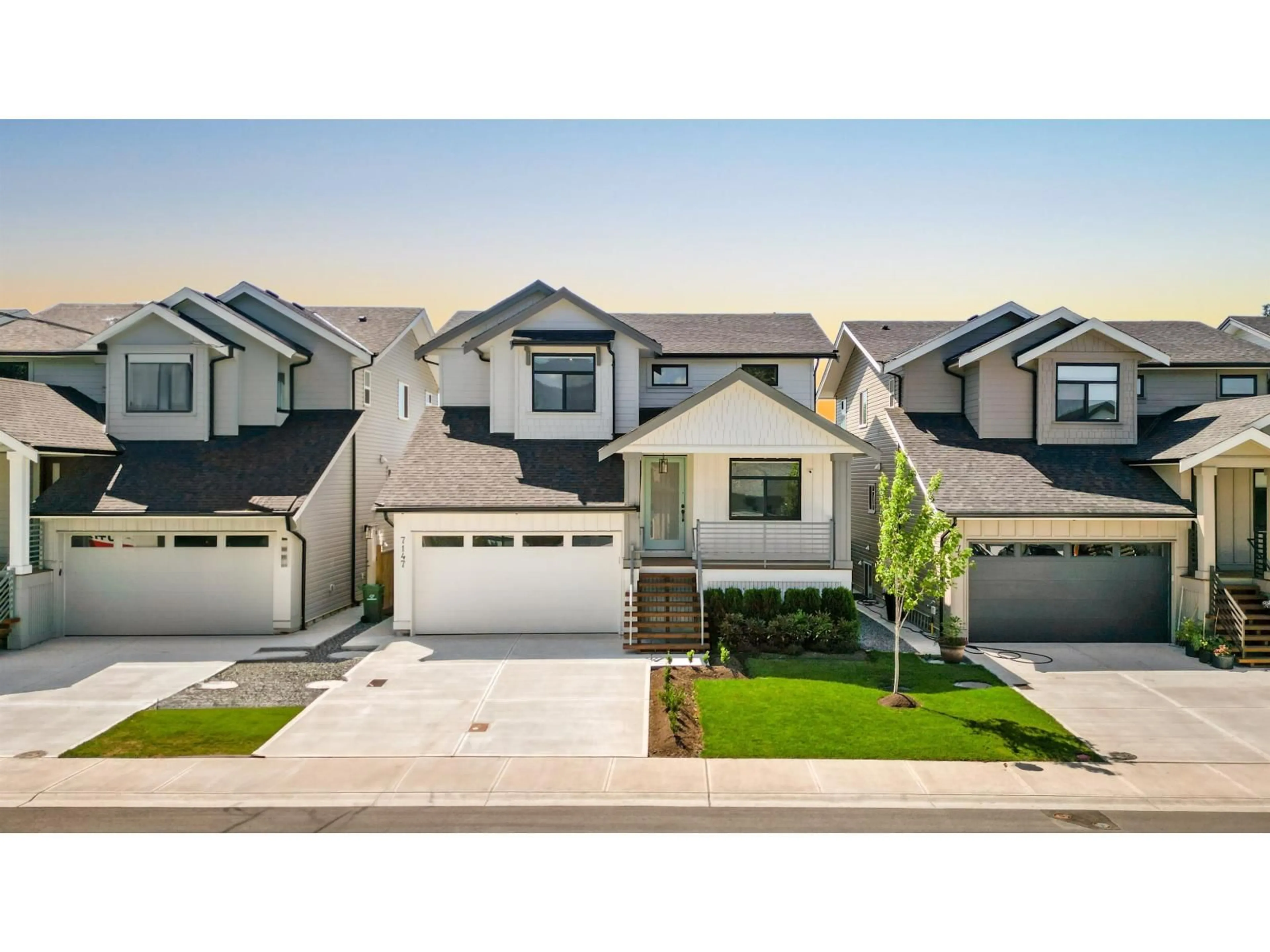 A pic from outside/outdoor area/front of a property/back of a property/a pic from drone, street for 7147 ELWOOD DRIVE, Chilliwack British Columbia V2R1G8