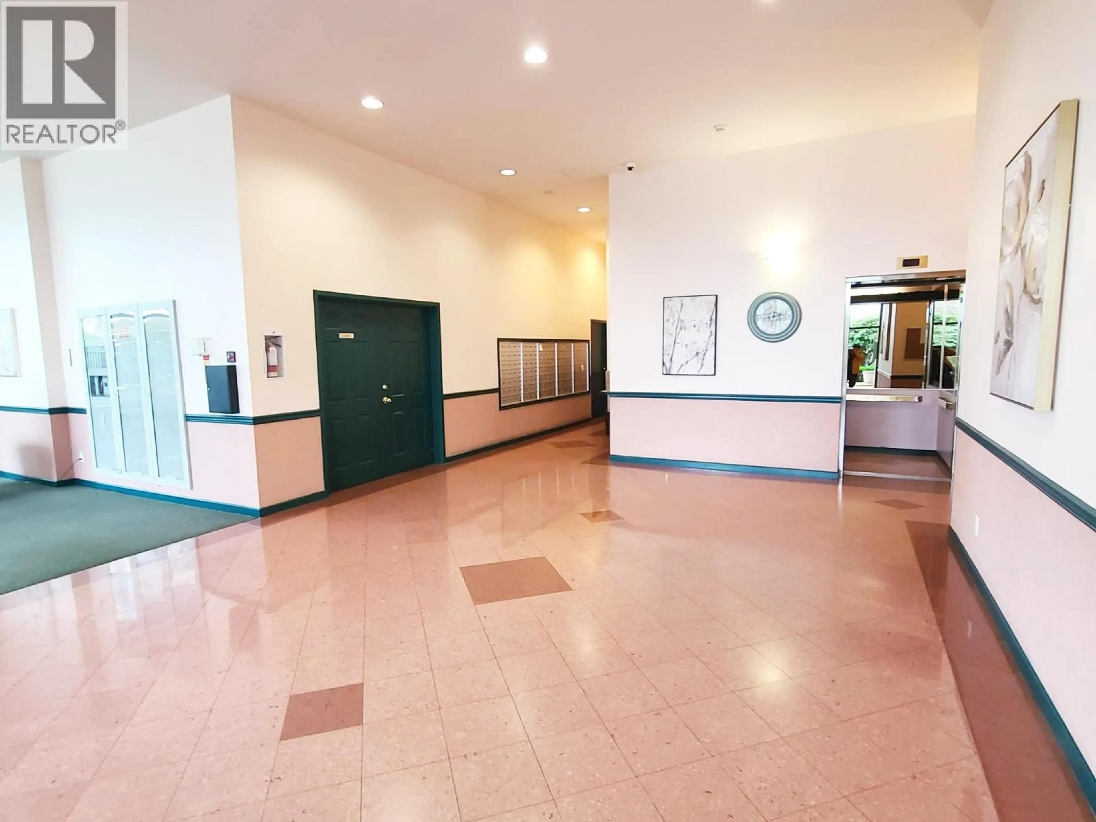 Indoor foyer for 604 - 5899 WILSON AVENUE, Burnaby British Columbia V5H4R9