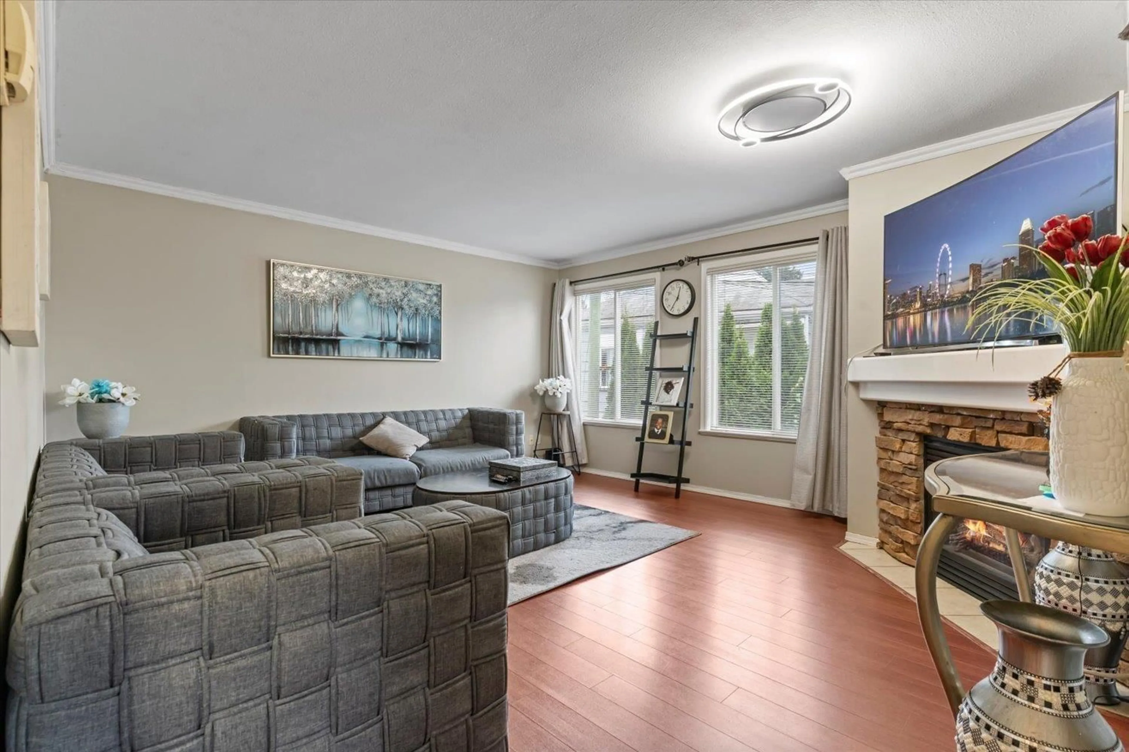 Living room with furniture, unknown for B - 9570 HAZEL STREET, Chilliwack British Columbia V2P5N9