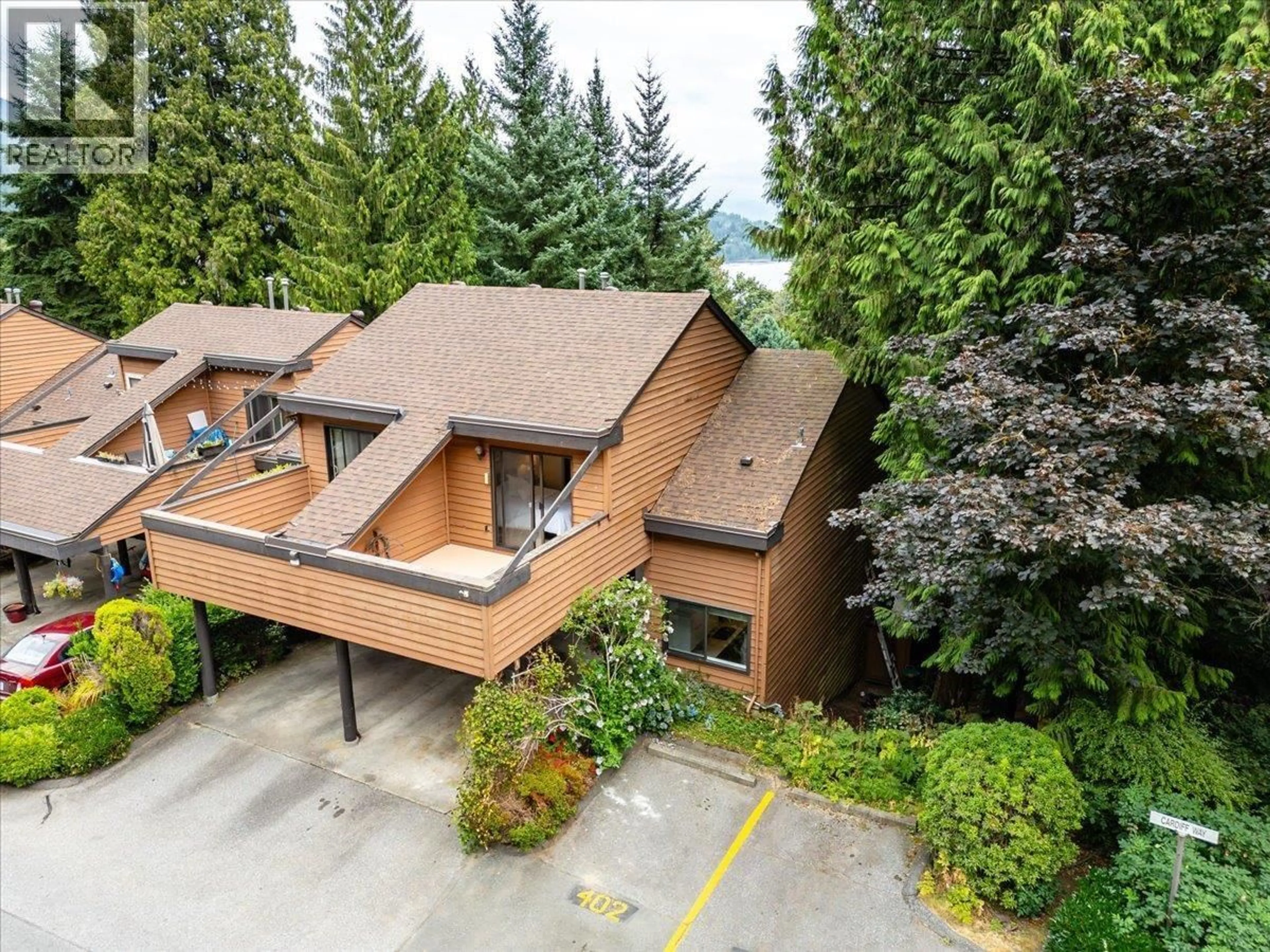 A pic from outside/outdoor area/front of a property/back of a property/a pic from drone, mountain view for 402 CARDIFF WAY, Port Moody British Columbia V3H3T1
