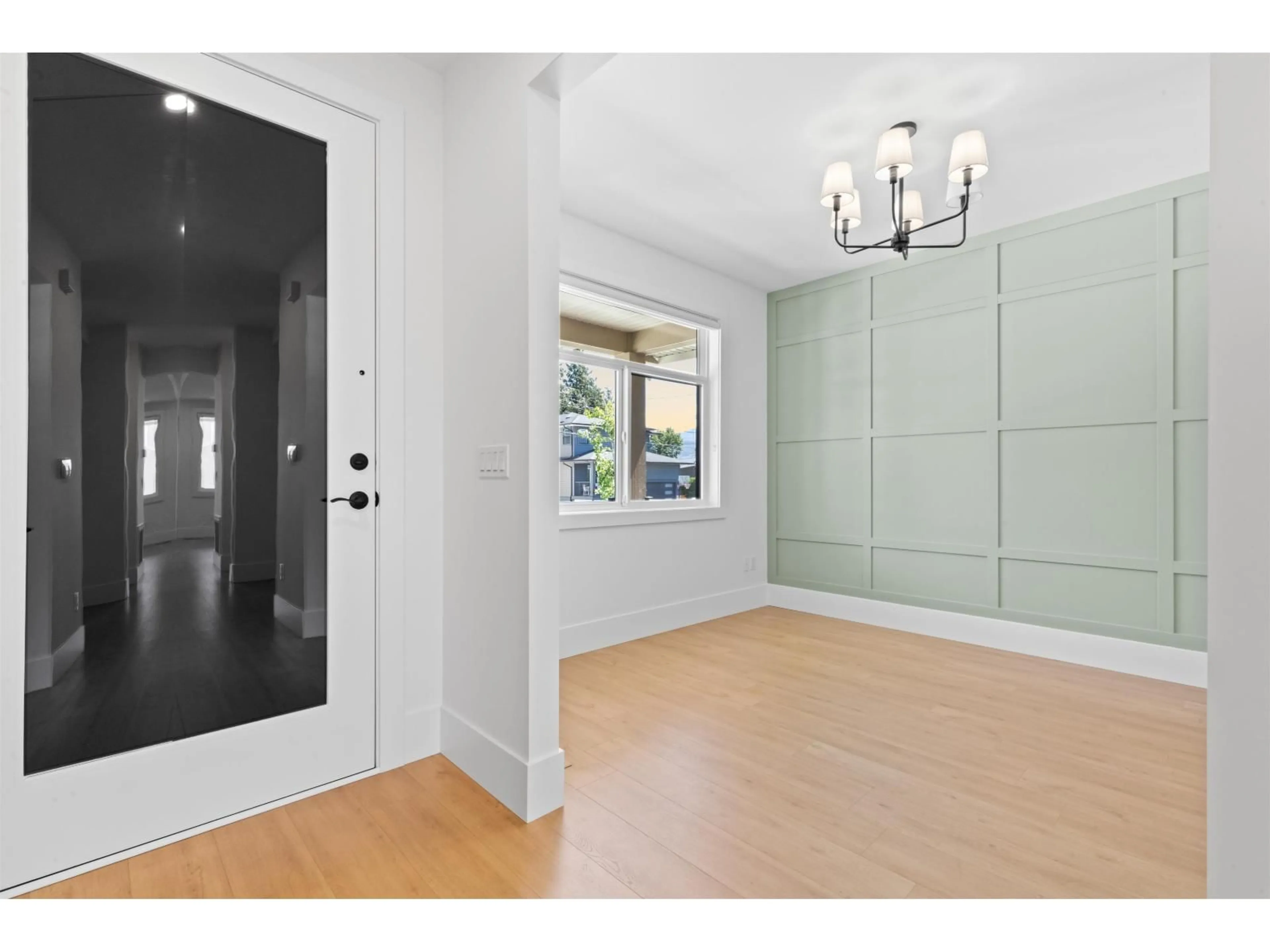 Indoor entryway for 7139 ELWOOD DRIVE, Chilliwack British Columbia V2R1G8