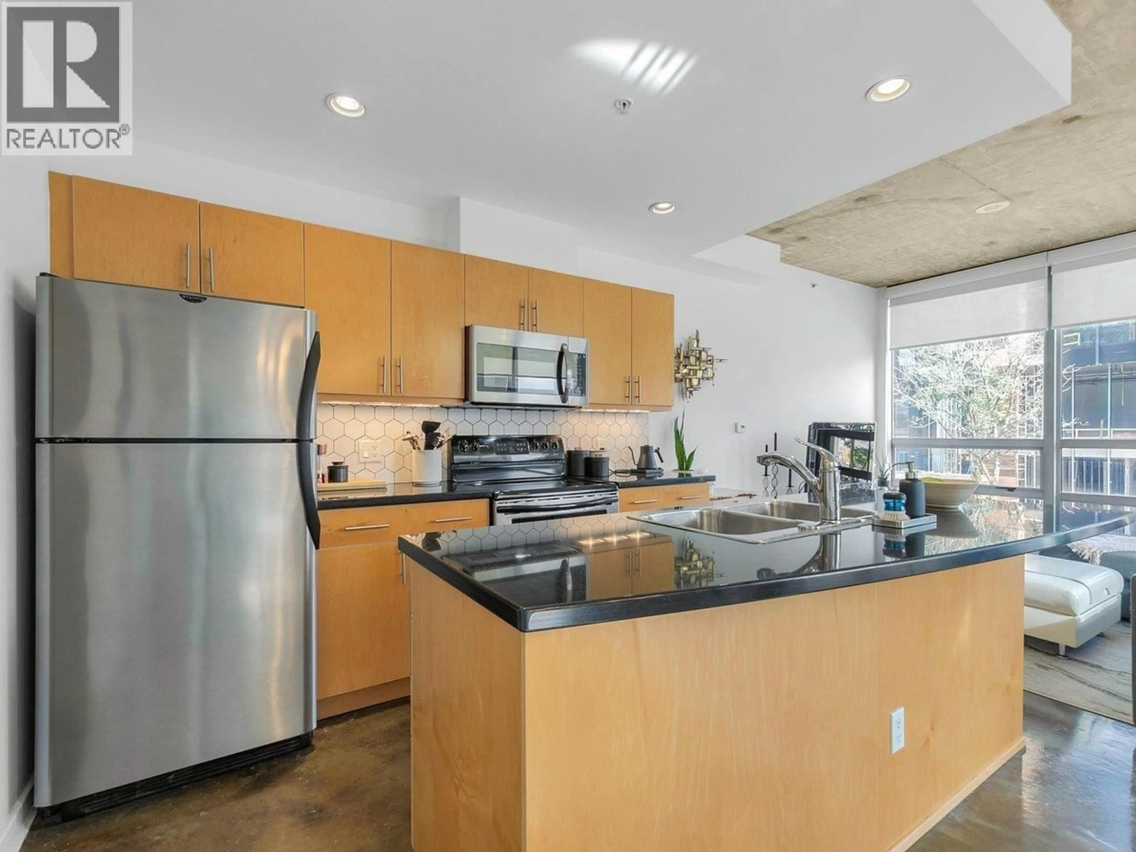 Unknown for 306 - 919 STATION STREET, Vancouver British Columbia V6A4L9