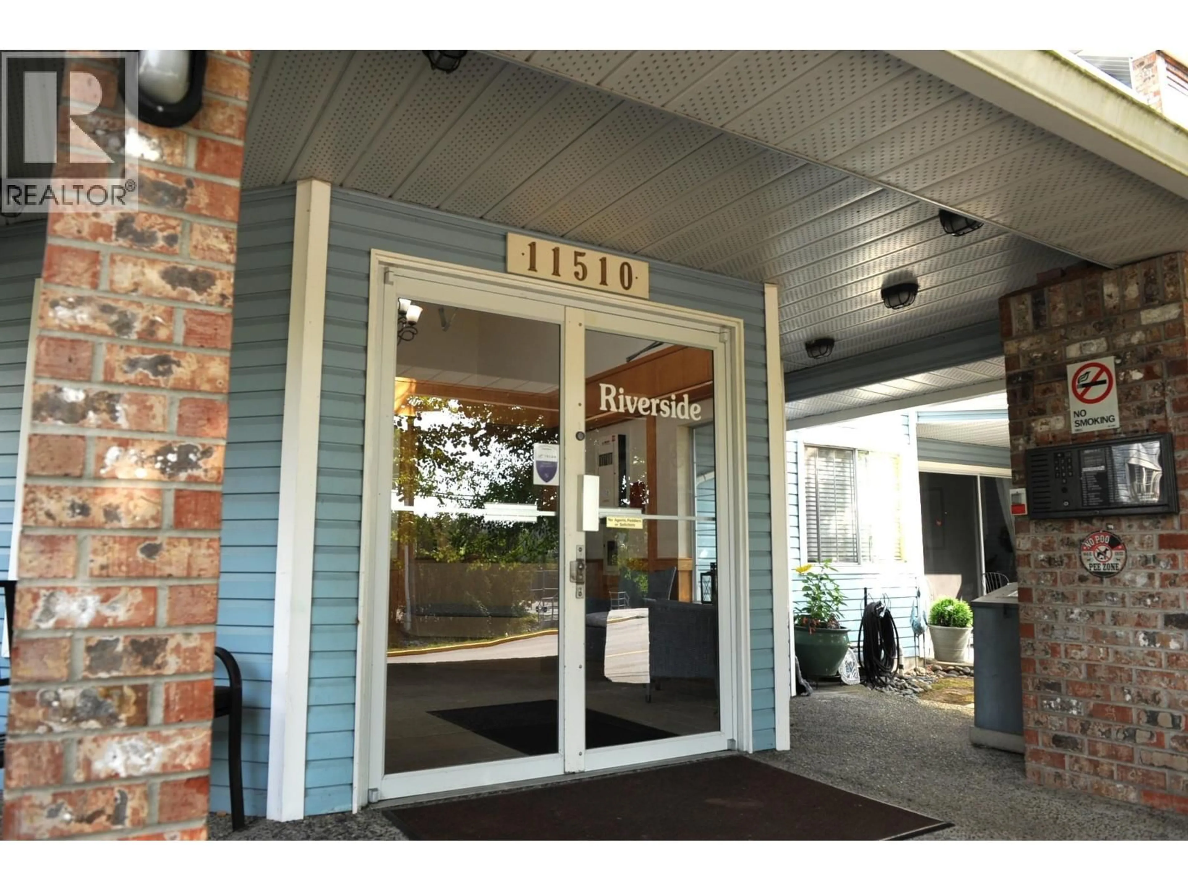 Indoor foyer for 115 - 11510 225 STREET, Maple Ridge British Columbia V2X9Y3