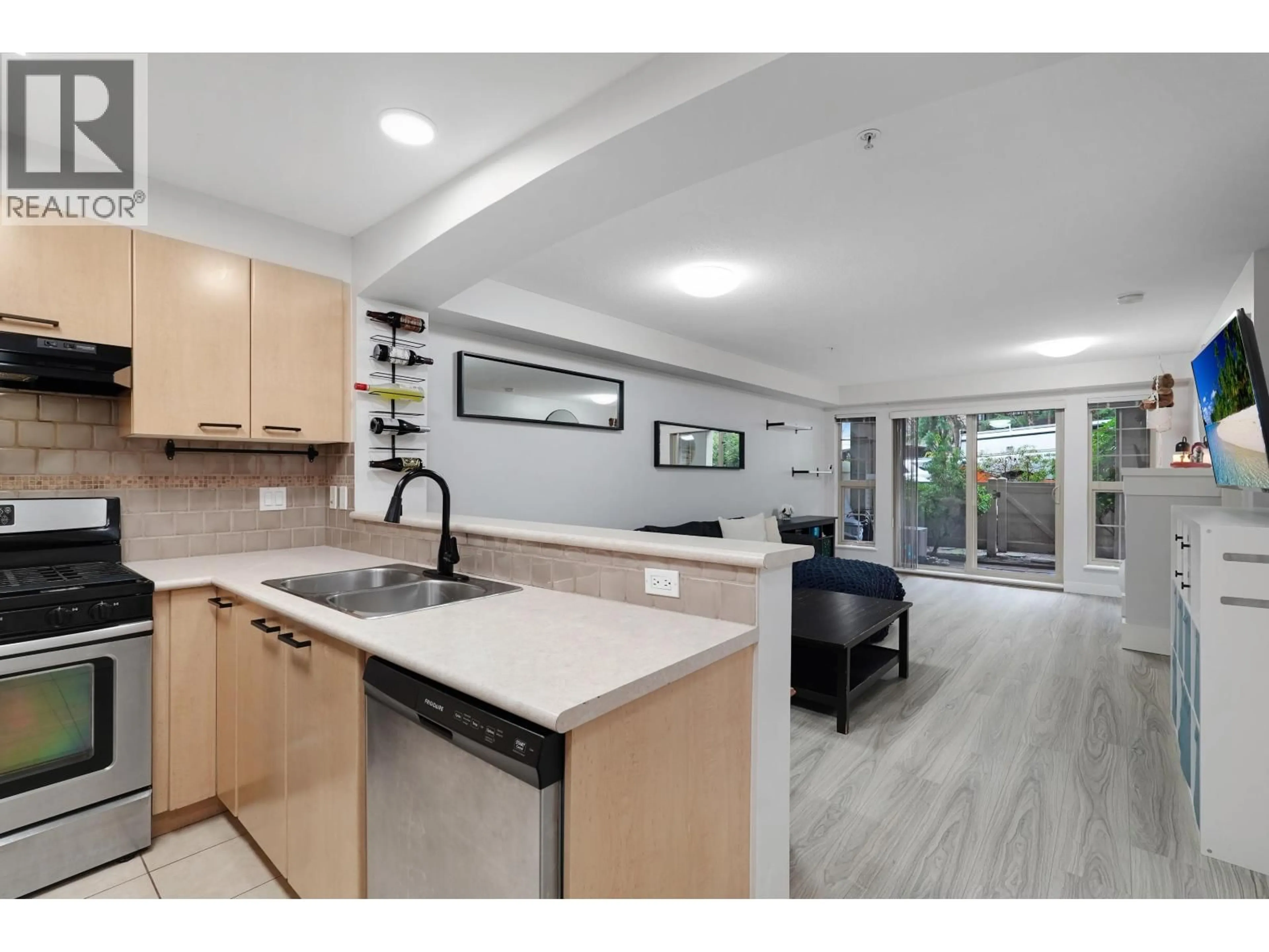 Open concept kitchen, unknown for 106 - 2968 SILVER SPRINGS BOULEVARD, Coquitlam British Columbia V3E3S2
