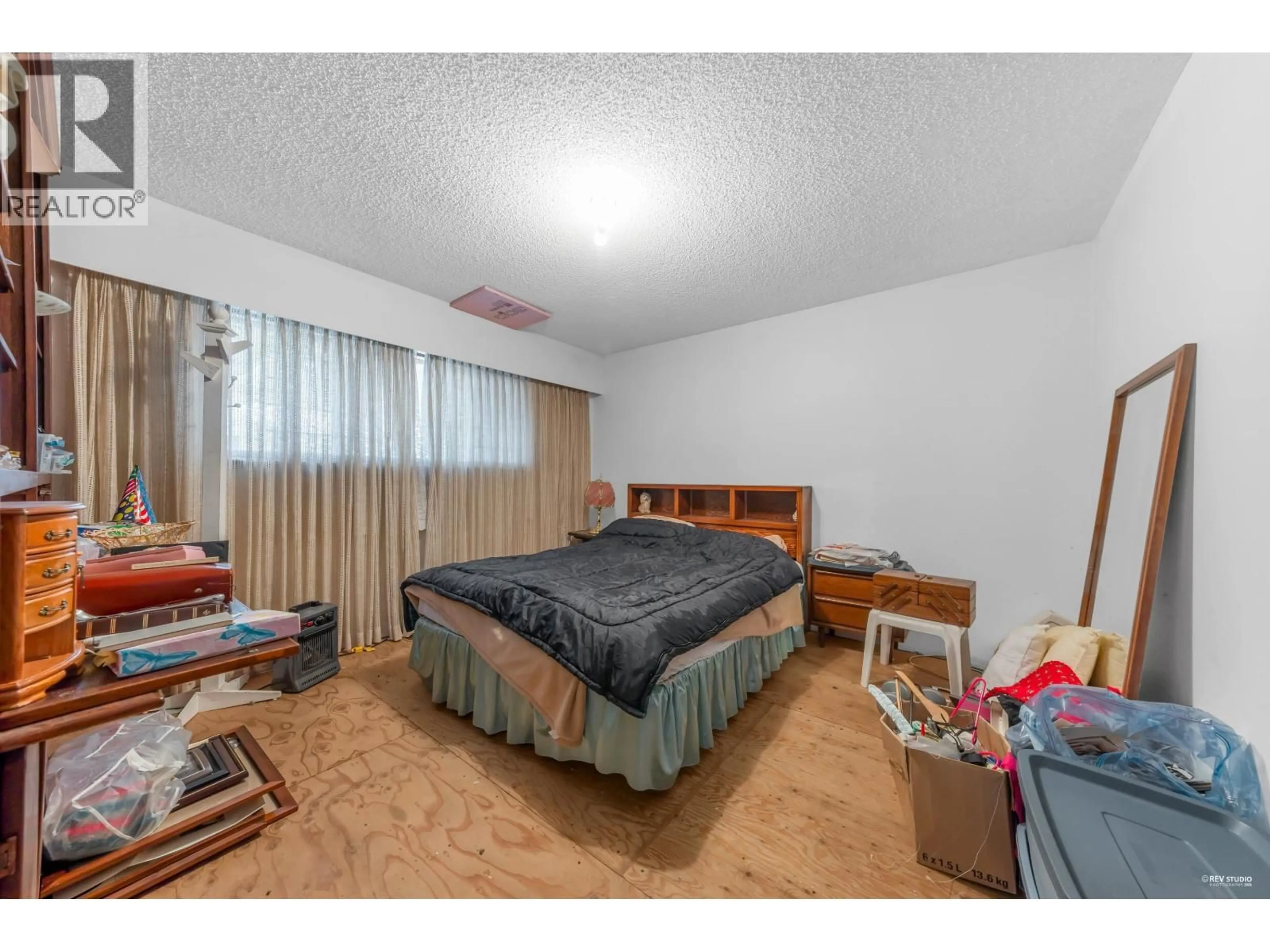 A pic of a room for 3550 BOUNDARY ROAD, Burnaby British Columbia V5M4A6