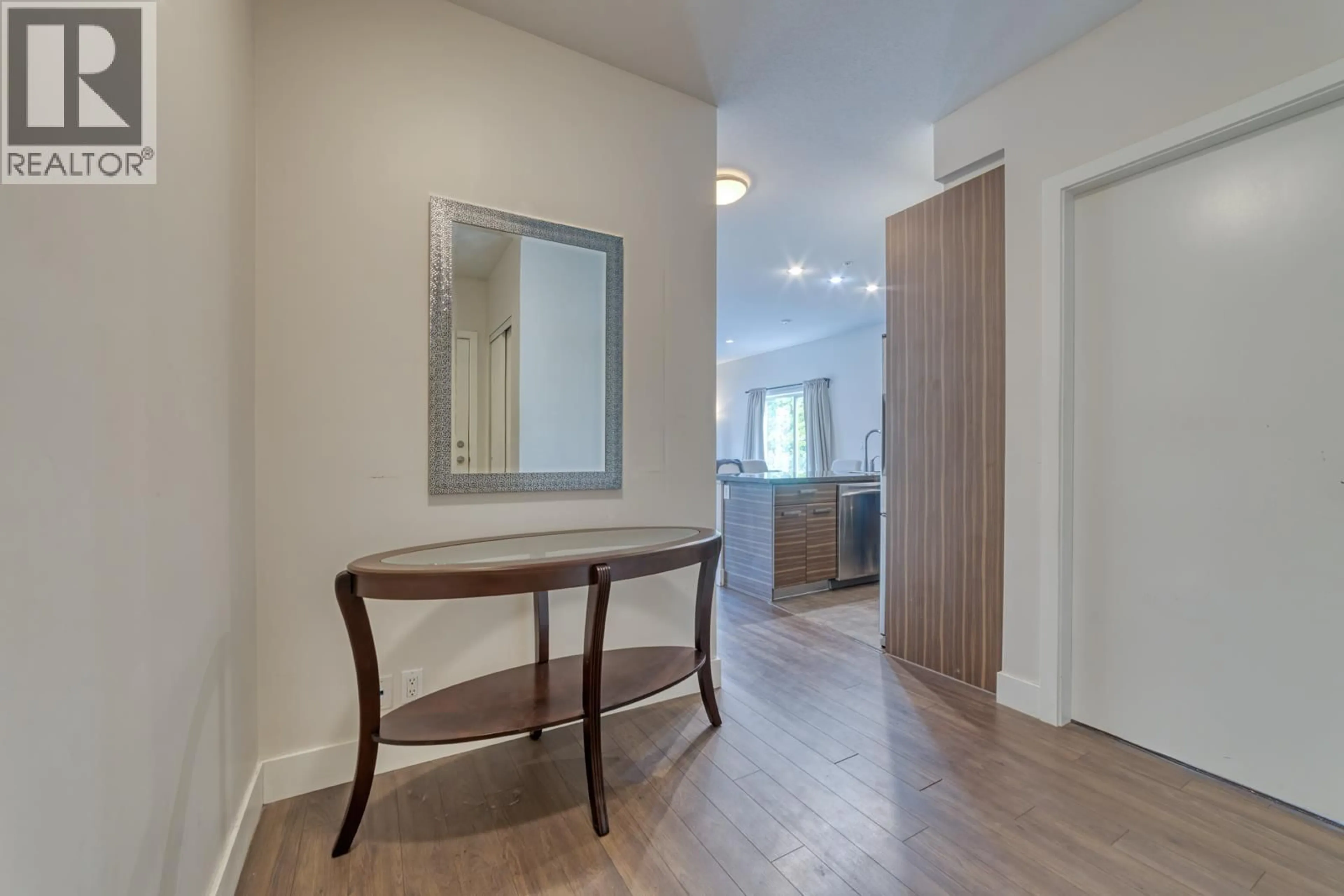 Indoor entryway for 304 - 1273 MARINE DRIVE, North Vancouver British Columbia V7P1T3