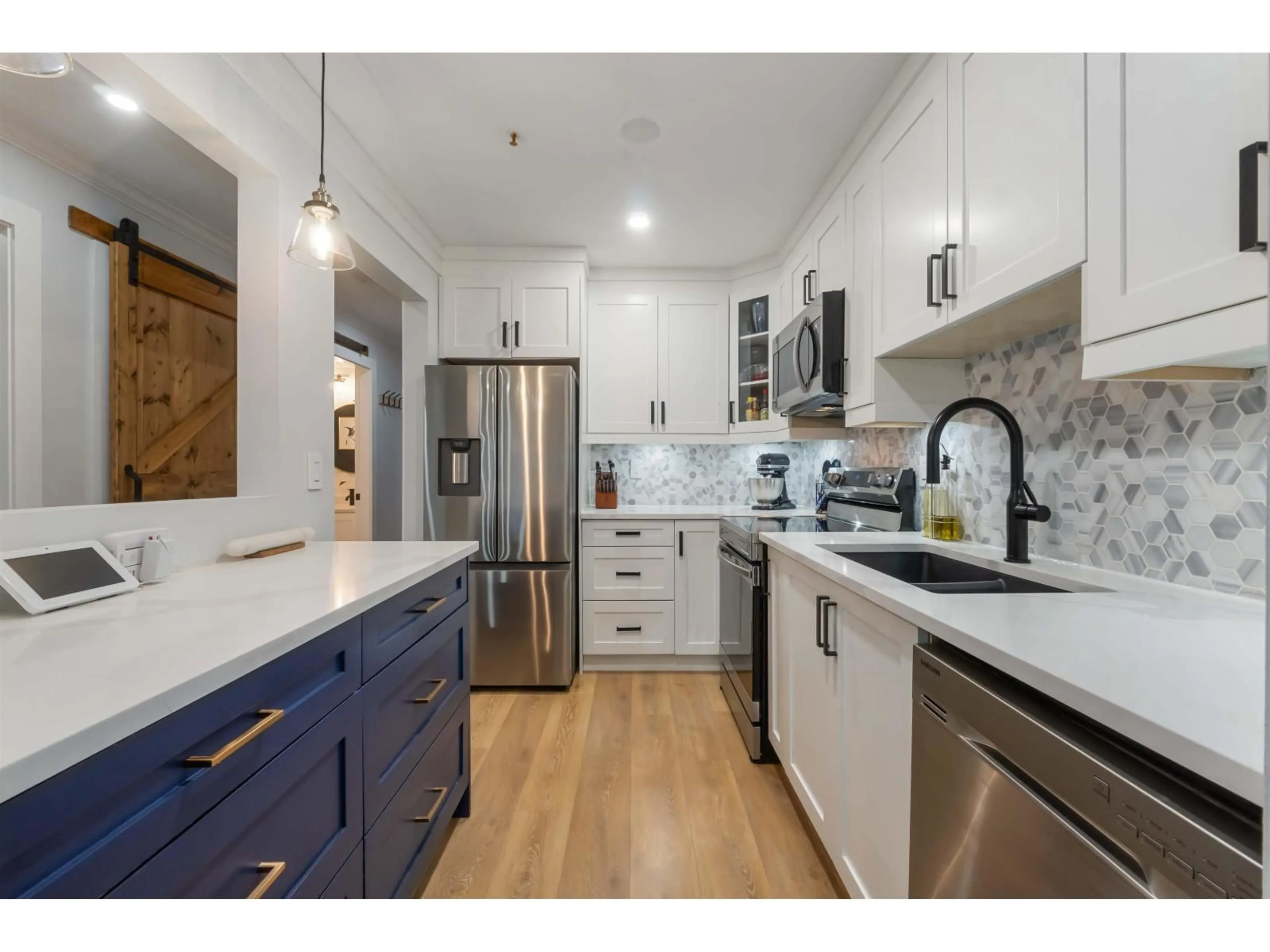 Open concept kitchen, unknown for 108 - 5759 GLOVER ROAD, Langley British Columbia V3A8M8