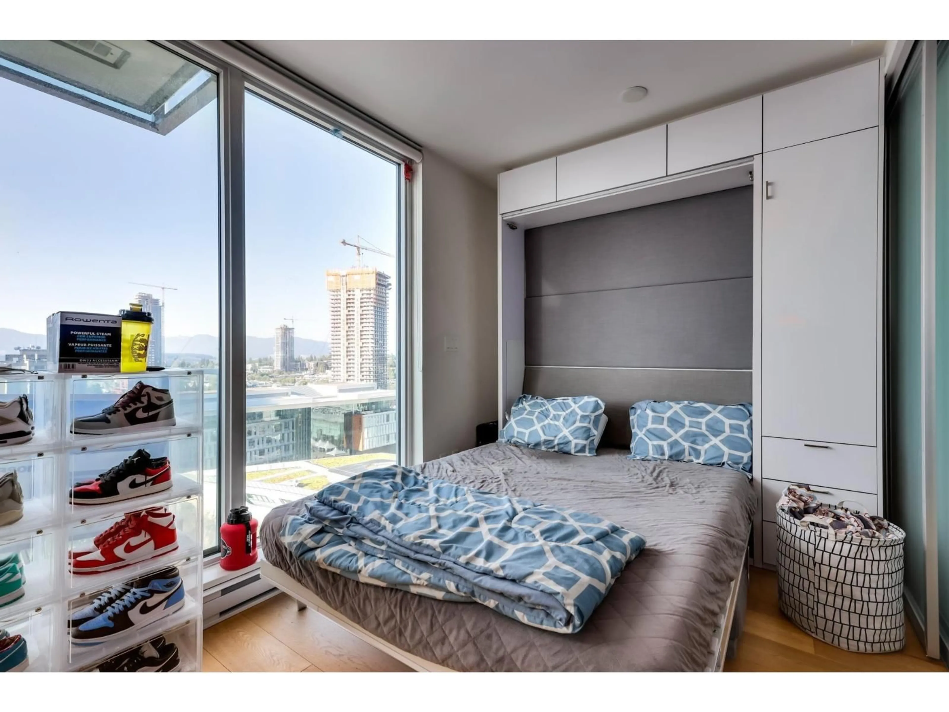 Bedroom with bed, unknown for 1608 - 13438 CENTRAL AVENUE, Surrey British Columbia V3T0N2