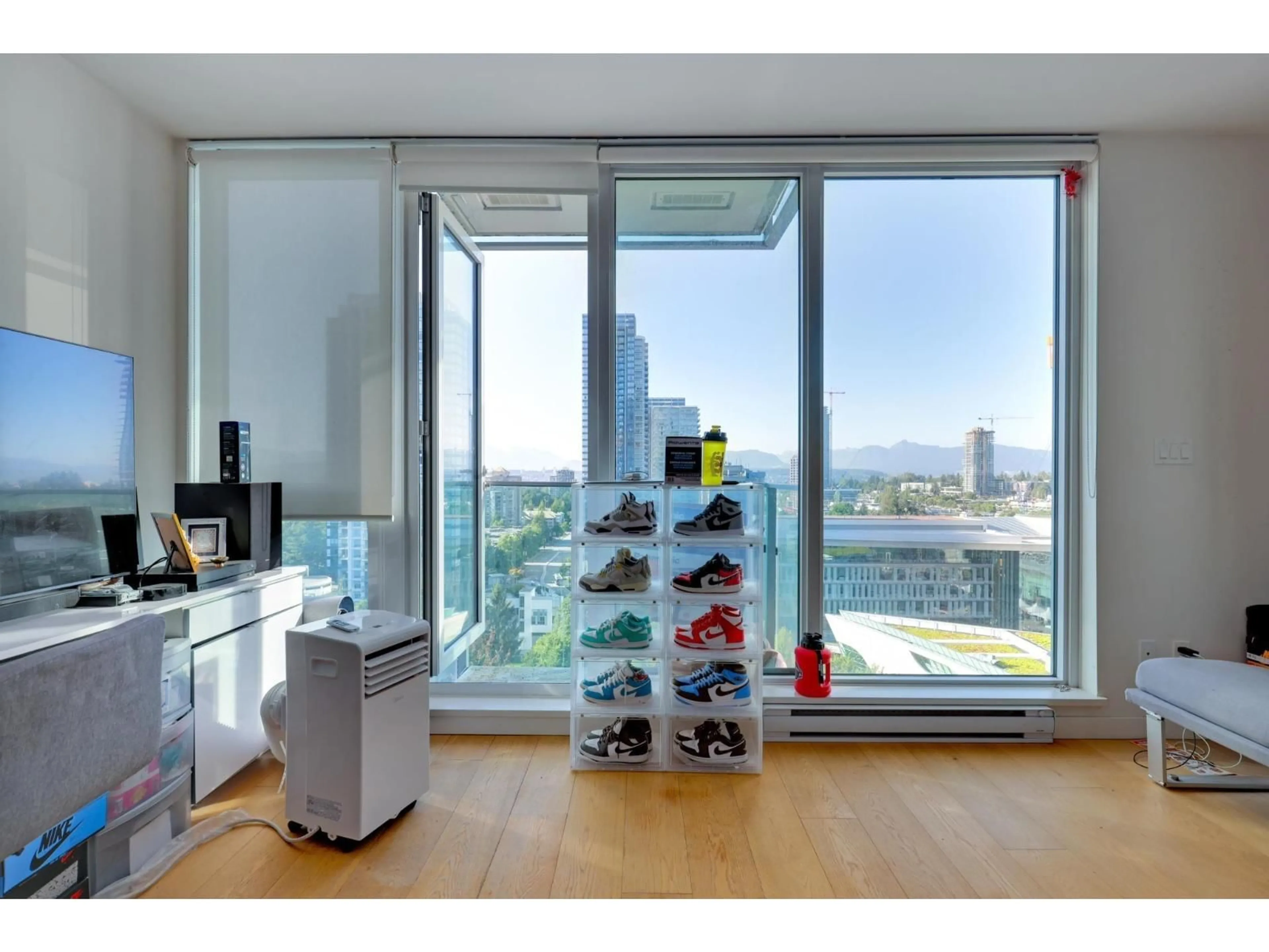 Unknown for 1608 - 13438 CENTRAL AVENUE, Surrey British Columbia V3T0N2