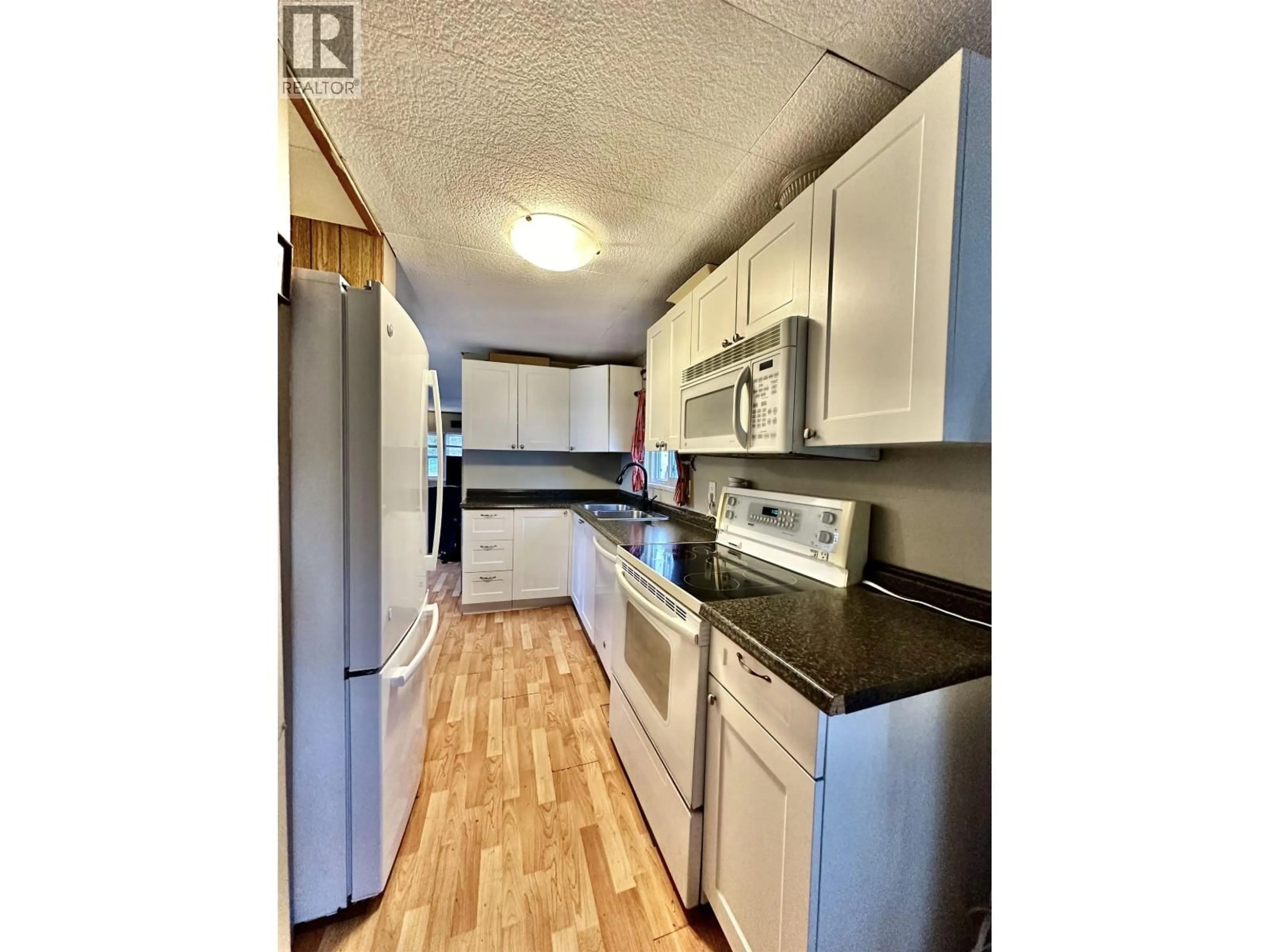 Standard kitchen, unknown for 1089 14TH AVENUE, Valemount British Columbia V0E2Z0